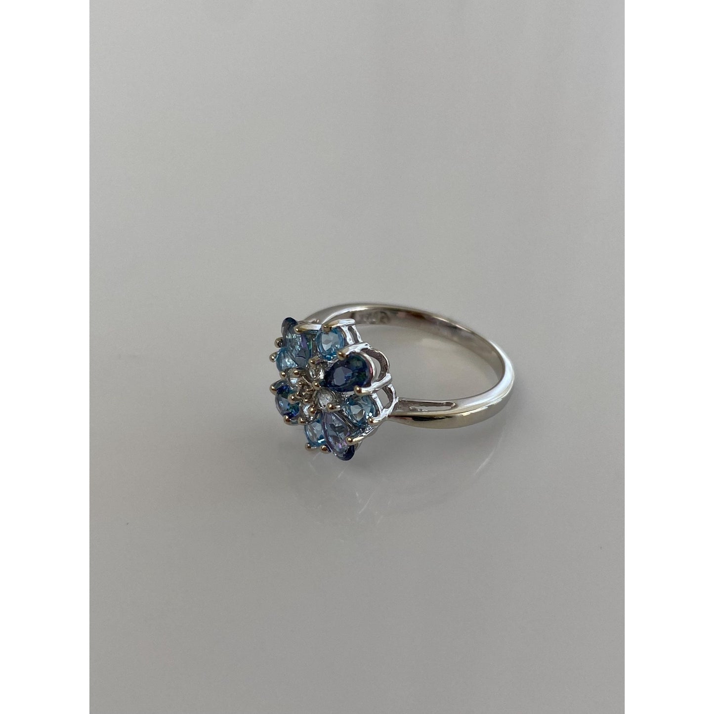 Vintage Solid 10k White Gold Clear & Blue Spinel Cluster Ring - Size 7