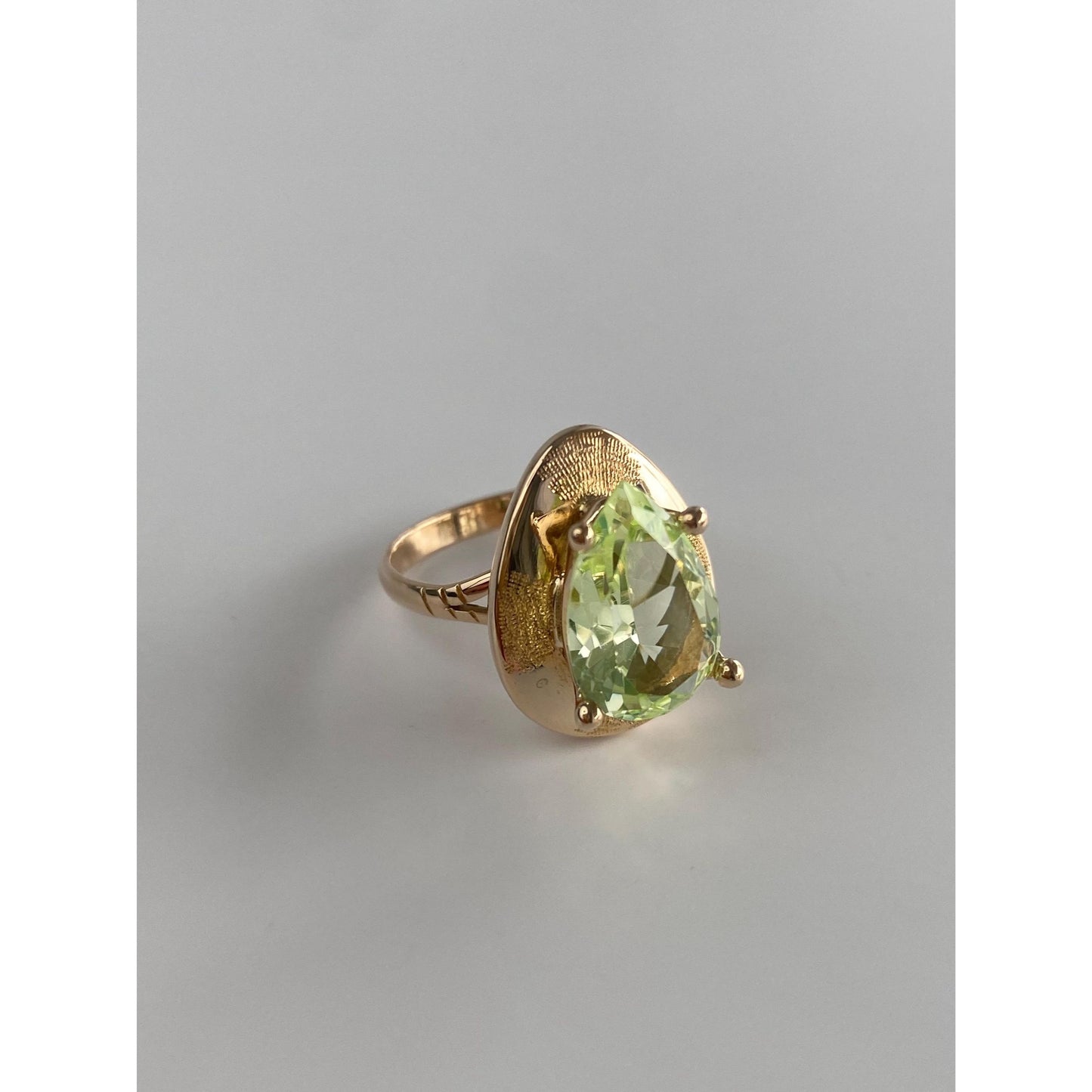 Solid 10k Yellow Gold Light Green Spinel Teardrop Ring - Size 6.25