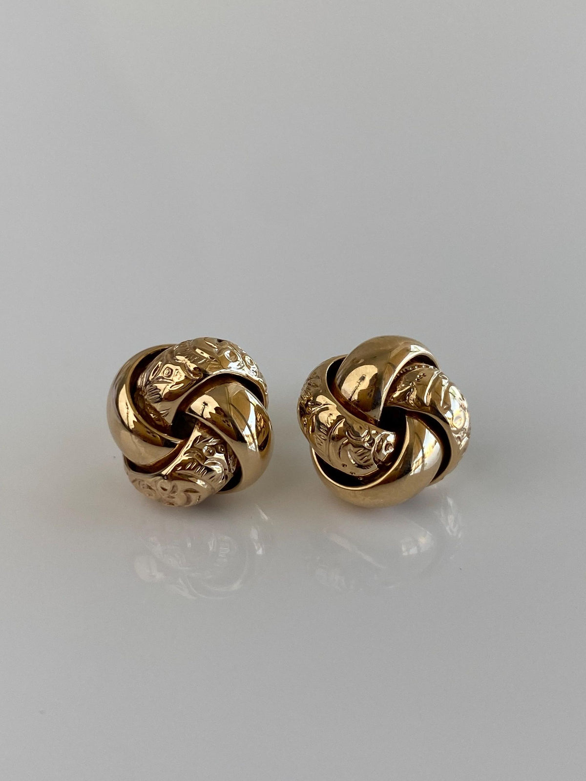 Vintage 14k Yellow Gold Embossed Knot Stud Earrings