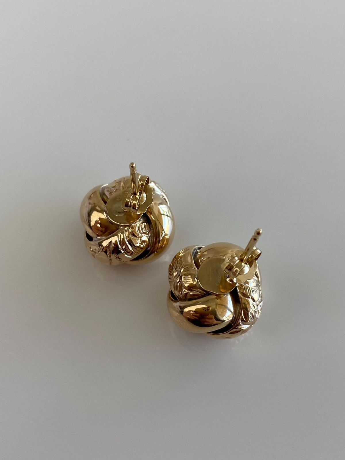 Vintage 14k Yellow Gold Embossed Knot Stud Earrings