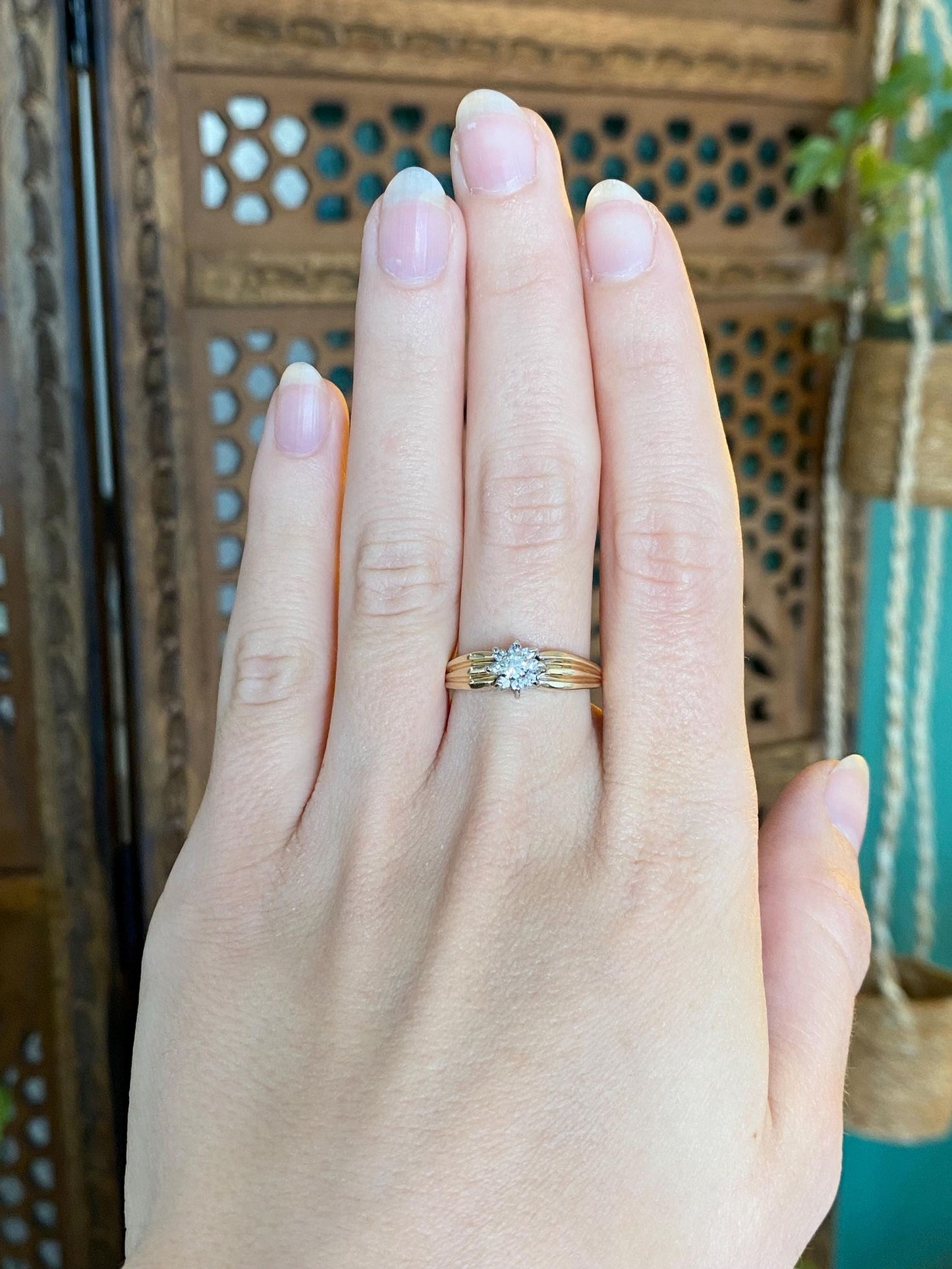 Vintage Solid 14k Yellow Gold Diamond Flower Ring - Size 7