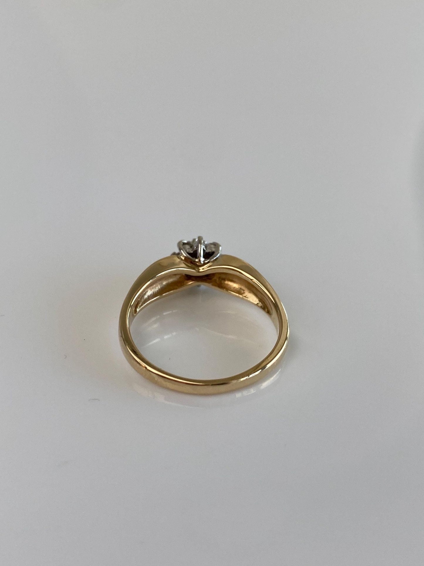 Vintage Solid 14k Yellow Gold Diamond Flower Ring - Size 7