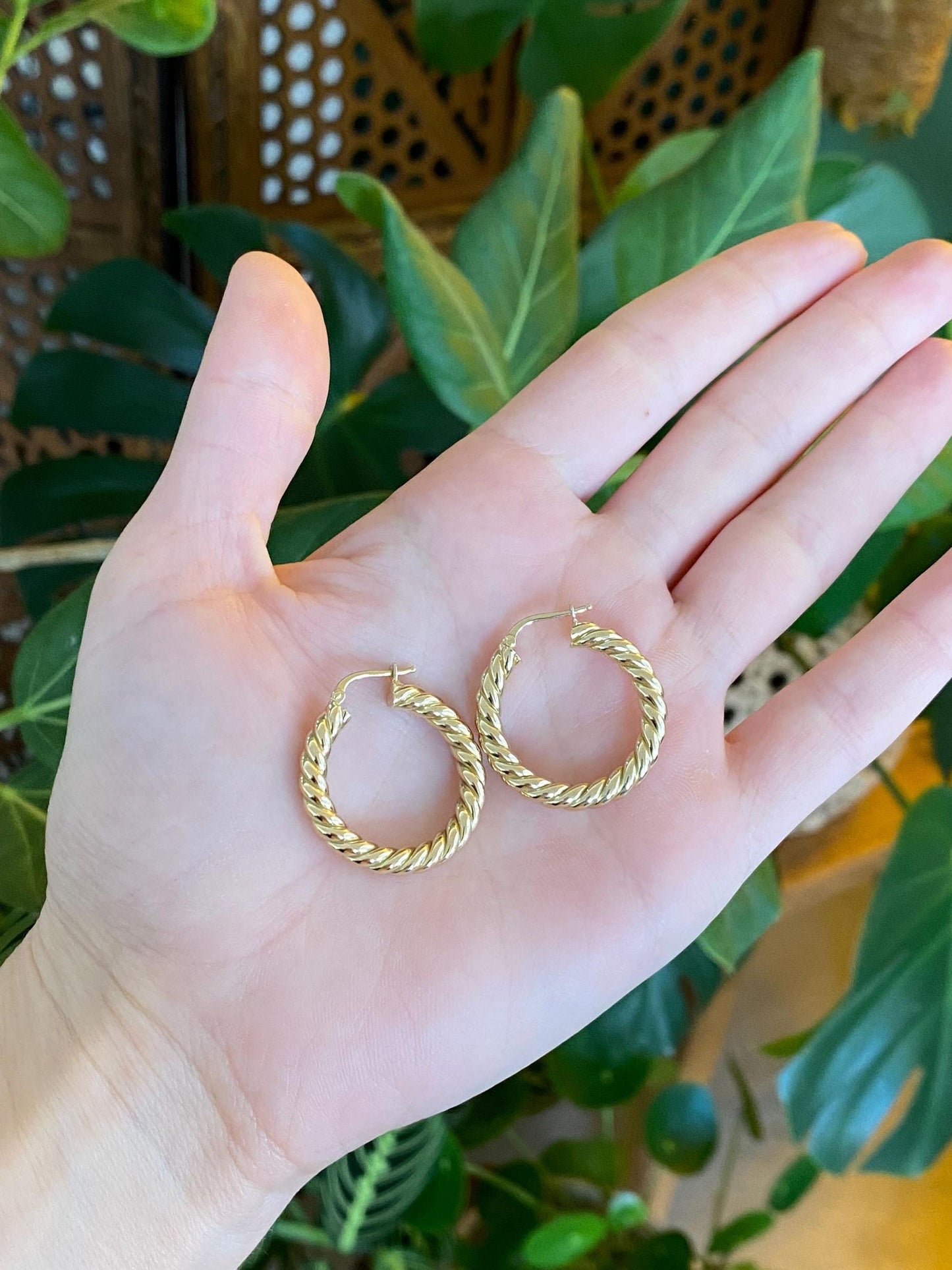 Vintage 14k Yellow Gold Twist Hoop Earrings