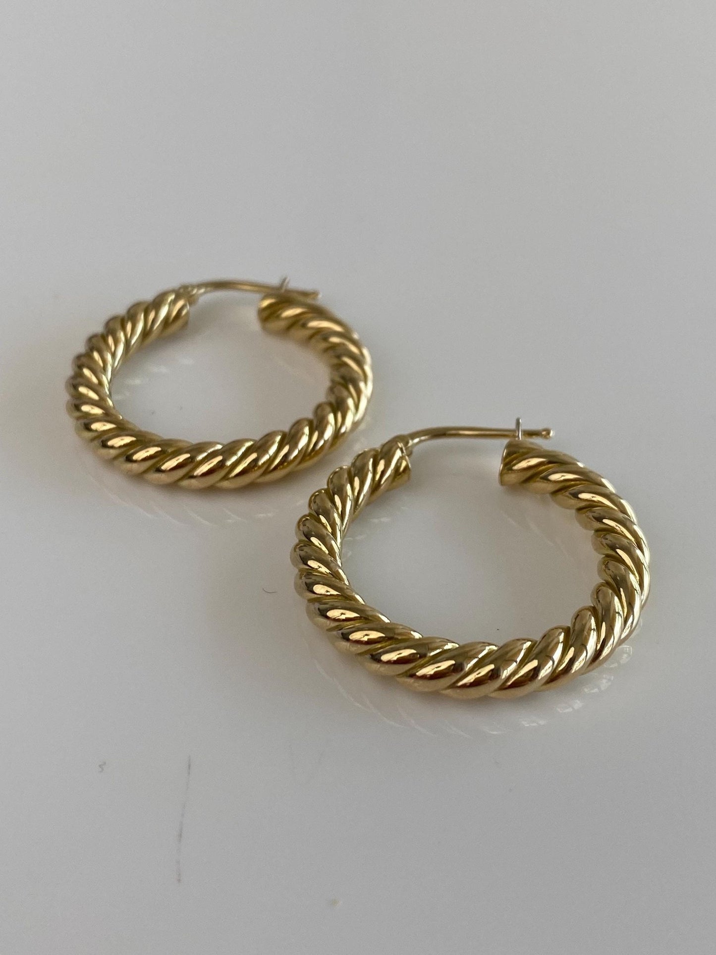 Vintage 14k Yellow Gold Twist Hoop Earrings