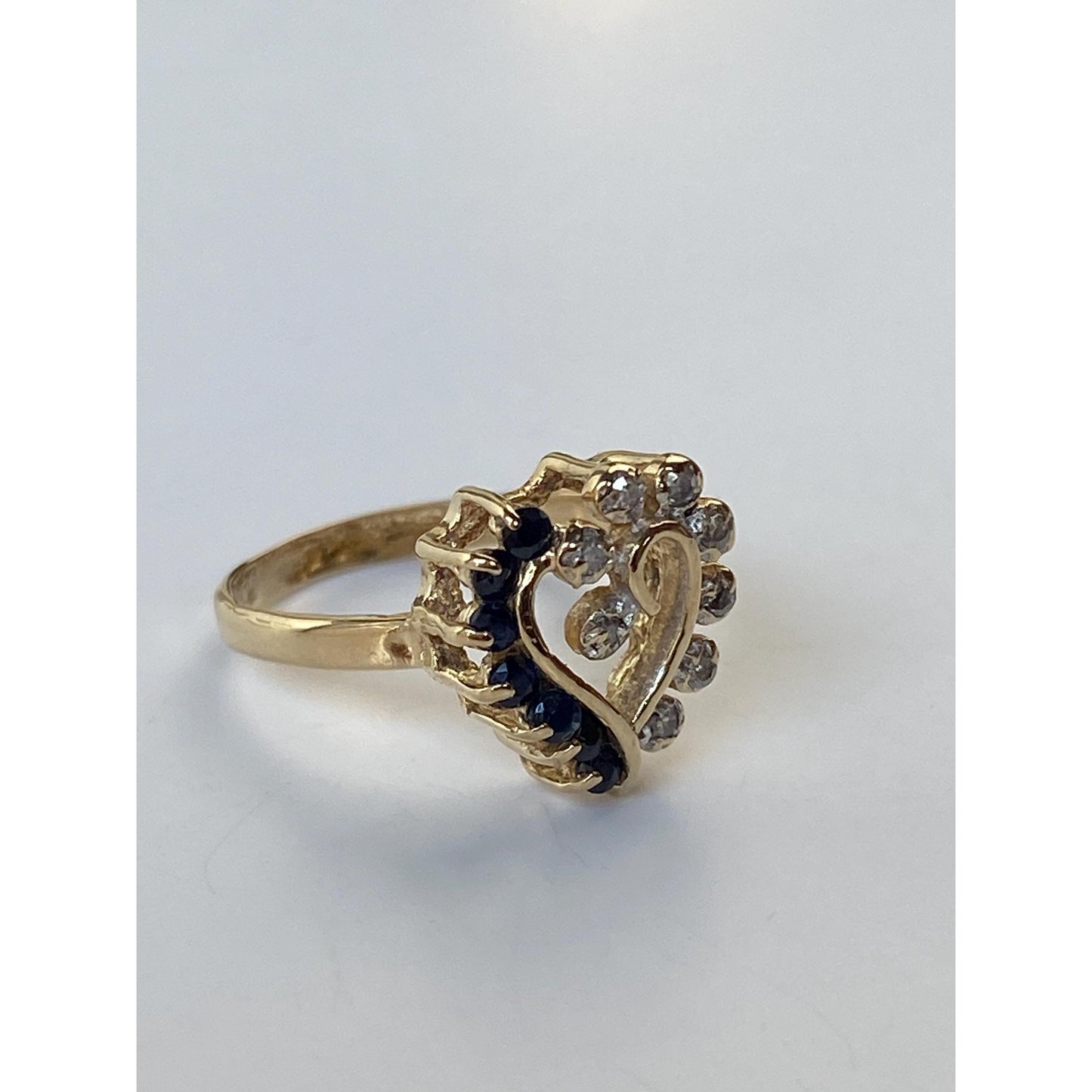 Vintage Solid 14k Yellow Gold Diamond Blue Spinel Heart Ring - Size 5.5