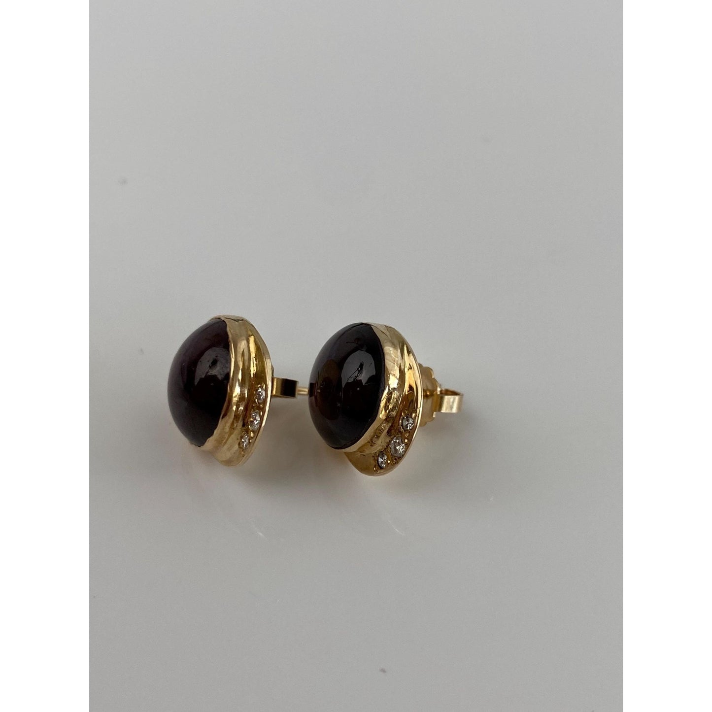 Vintage Solid 14k Yellow Gold Diamond Star Sapphire Stud Earrings