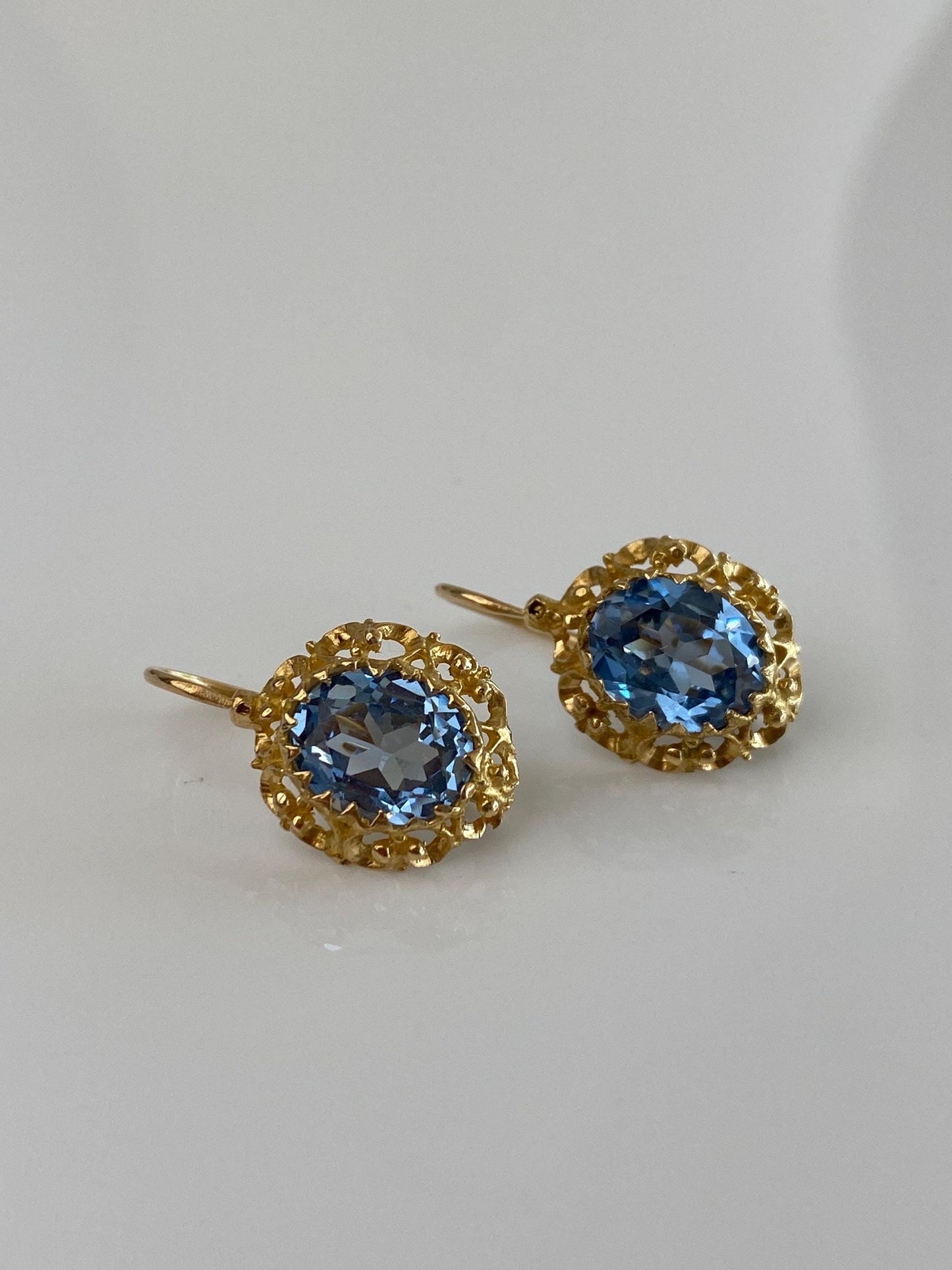 Vintage Solid 18k Yellow Gold Topaz Drop Earrings