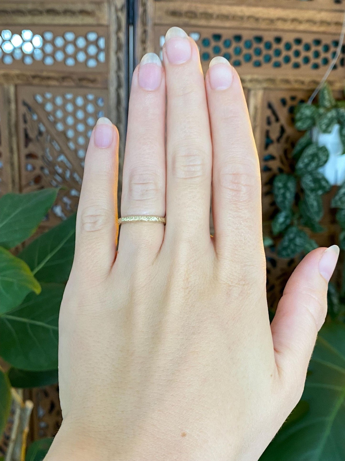 Vintage Solid 14k Yellow Gold Designed Ring Band - Size 5.75