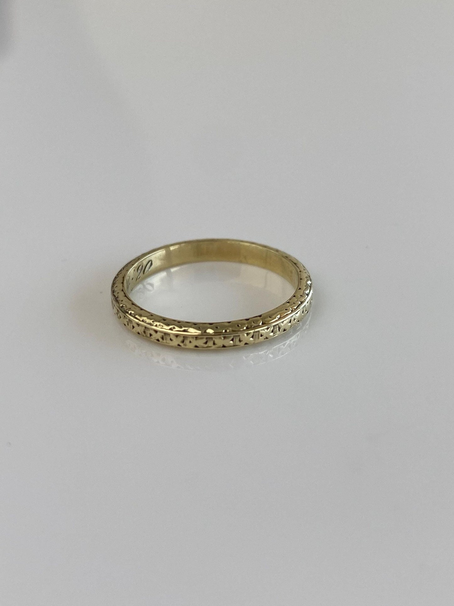 Vintage Solid 14k Yellow Gold Designed Ring Band - Size 5.75