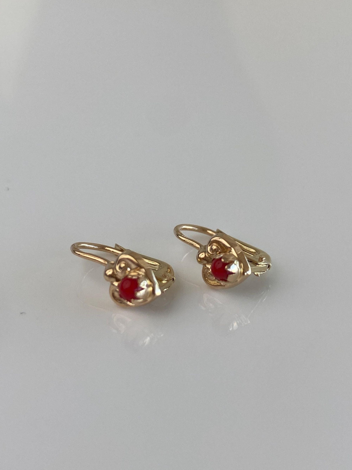 Vintage Solid 14k Yellow Gold Red Stone Heart Drop Earrings