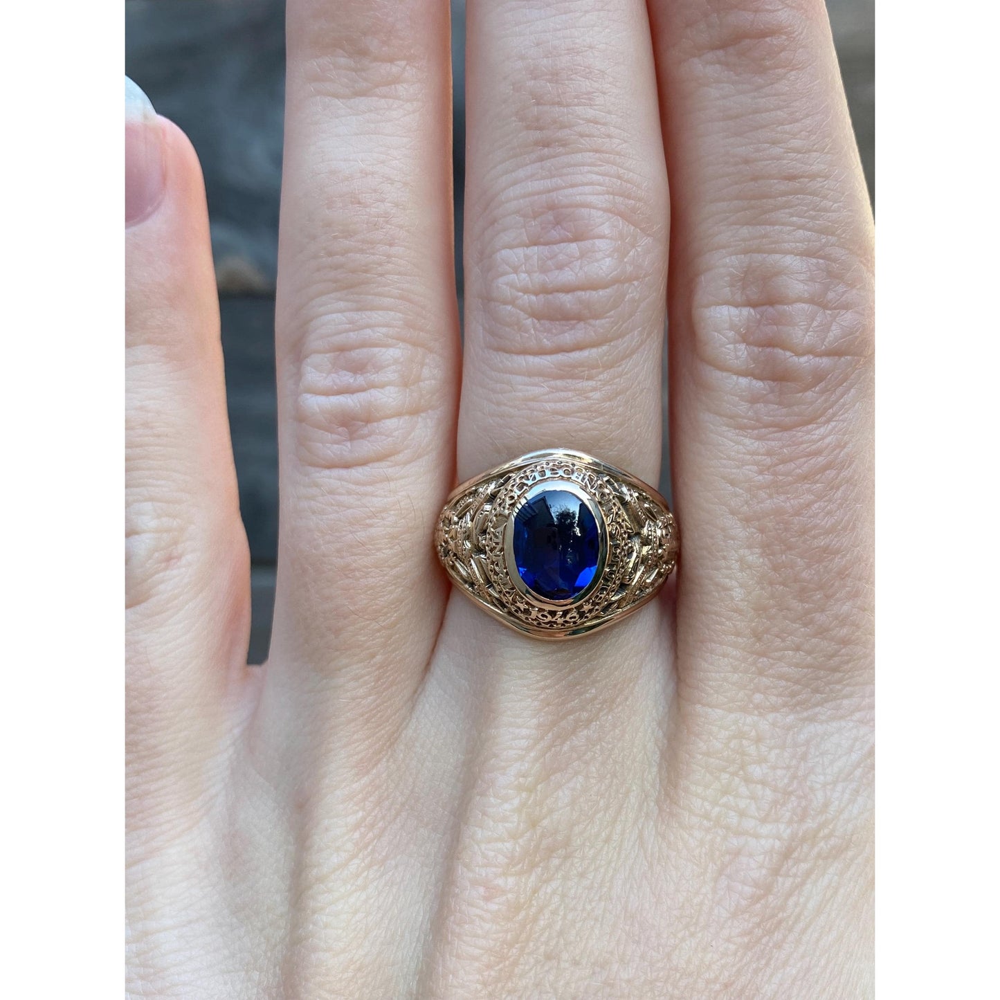 Vintage Solid 10k Yellow Gold Blue Spinel Class Ring - Size 6.25