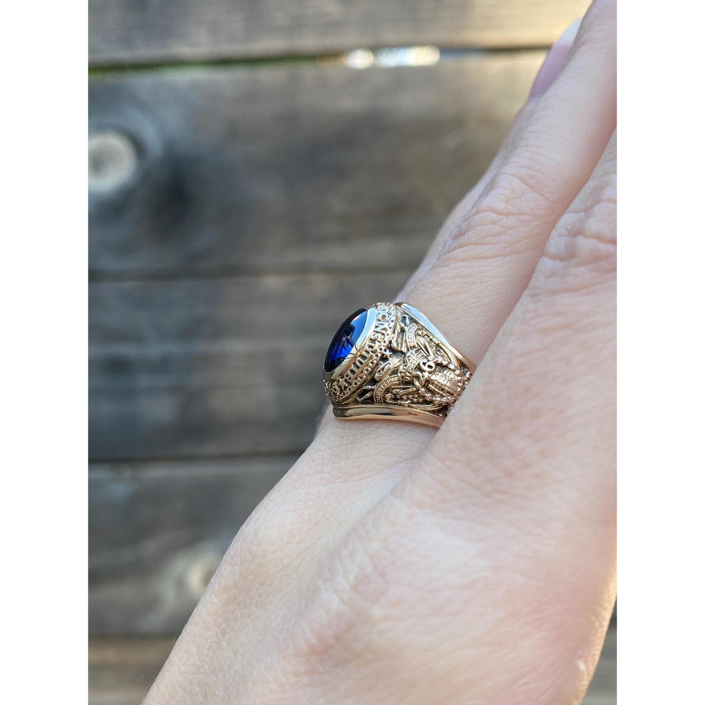 Vintage Solid 10k Yellow Gold Blue Spinel Class Ring - Size 6.25