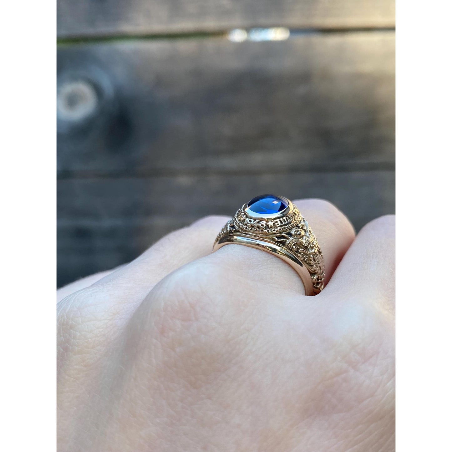 Vintage Solid 10k Yellow Gold Blue Spinel Class Ring - Size 6.25
