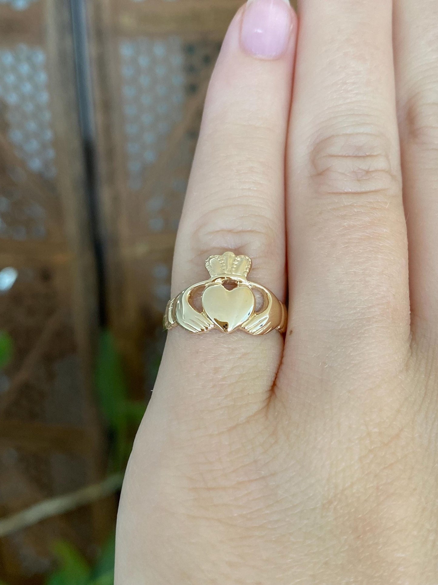 Vintage Solid 14k Yellow Gold Claddaugh Ring - Size 4.75