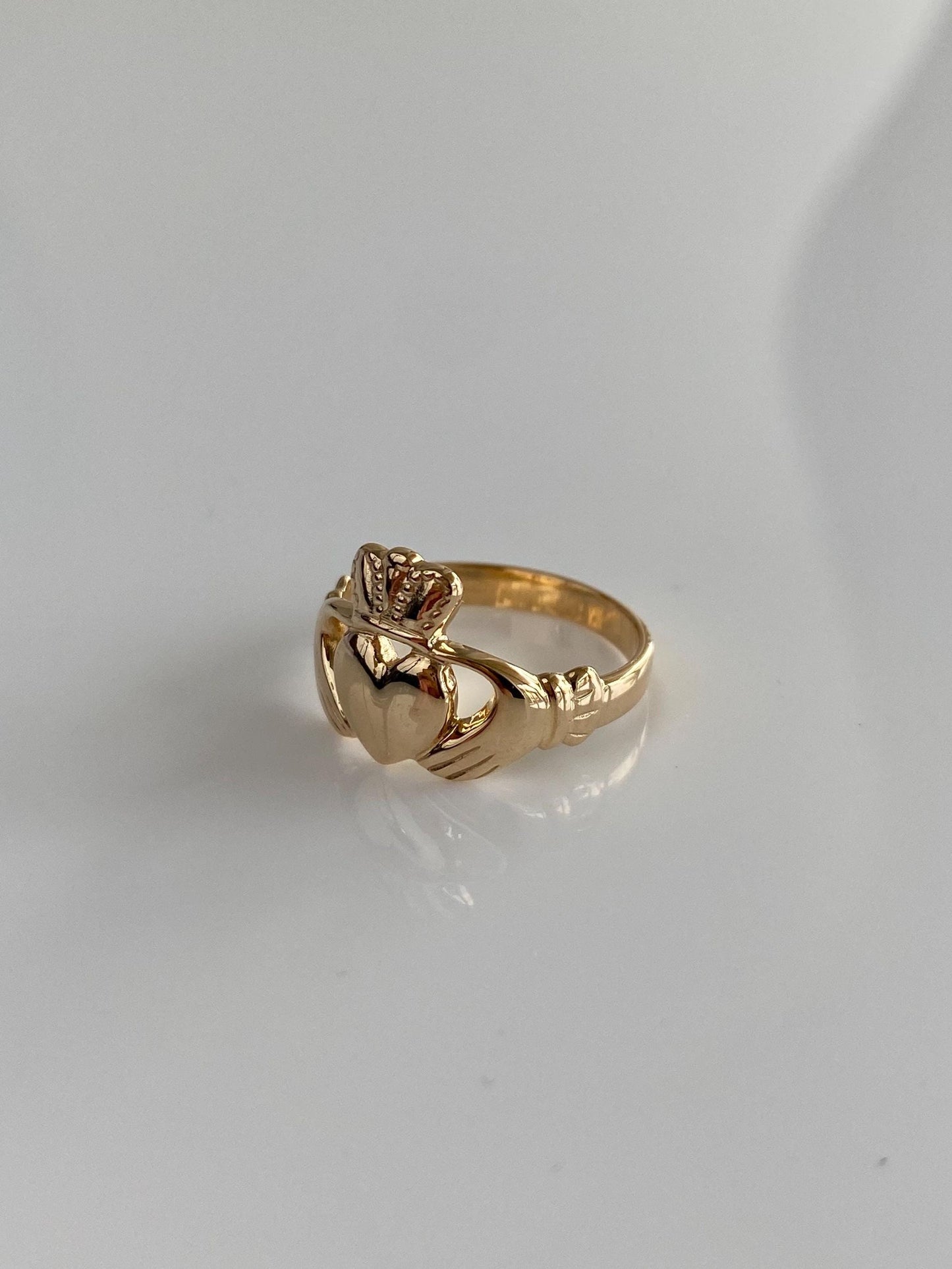 Vintage Solid 14k Yellow Gold Claddaugh Ring - Size 4.75