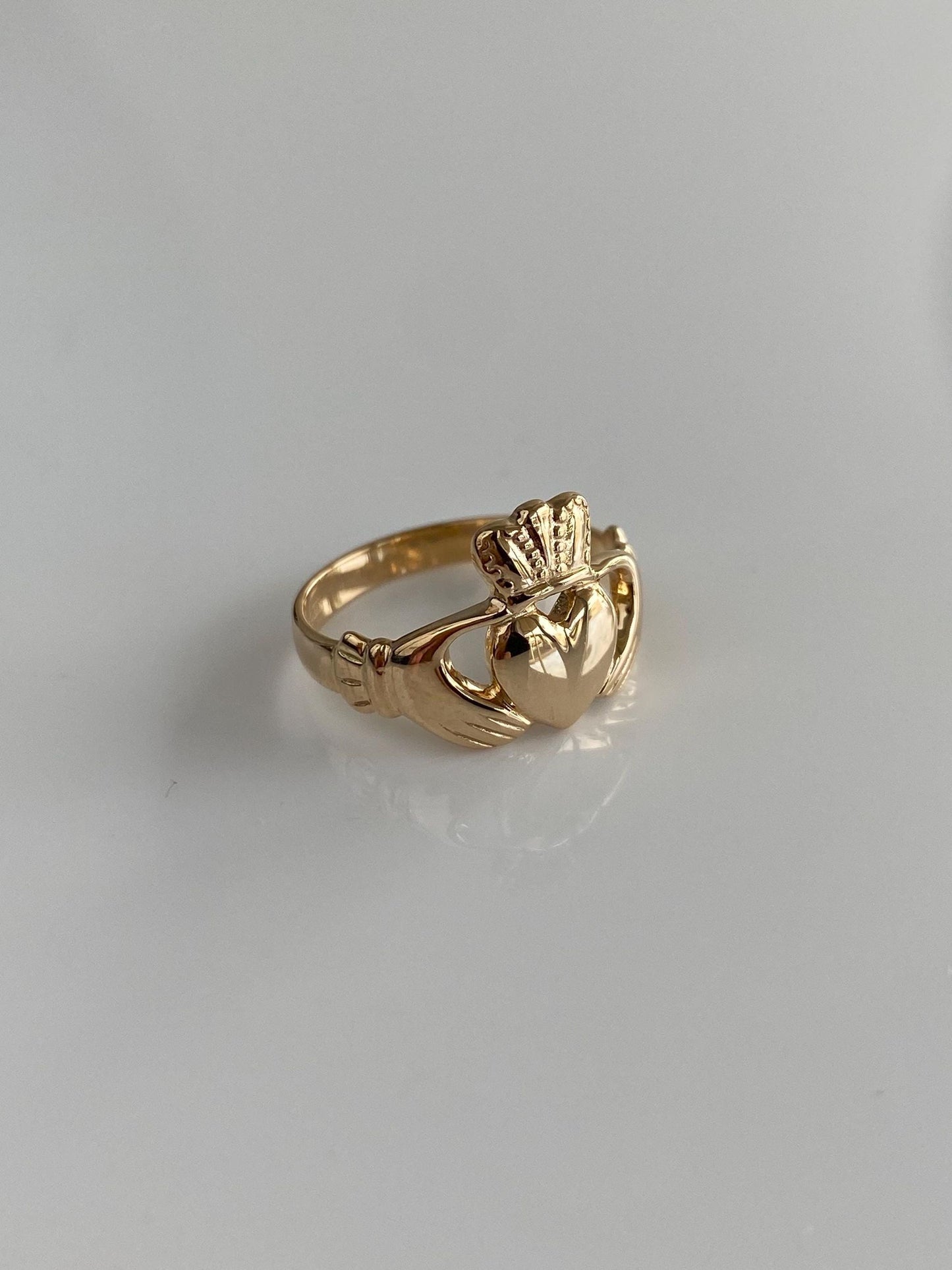 Vintage Solid 14k Yellow Gold Claddaugh Ring - Size 4.75