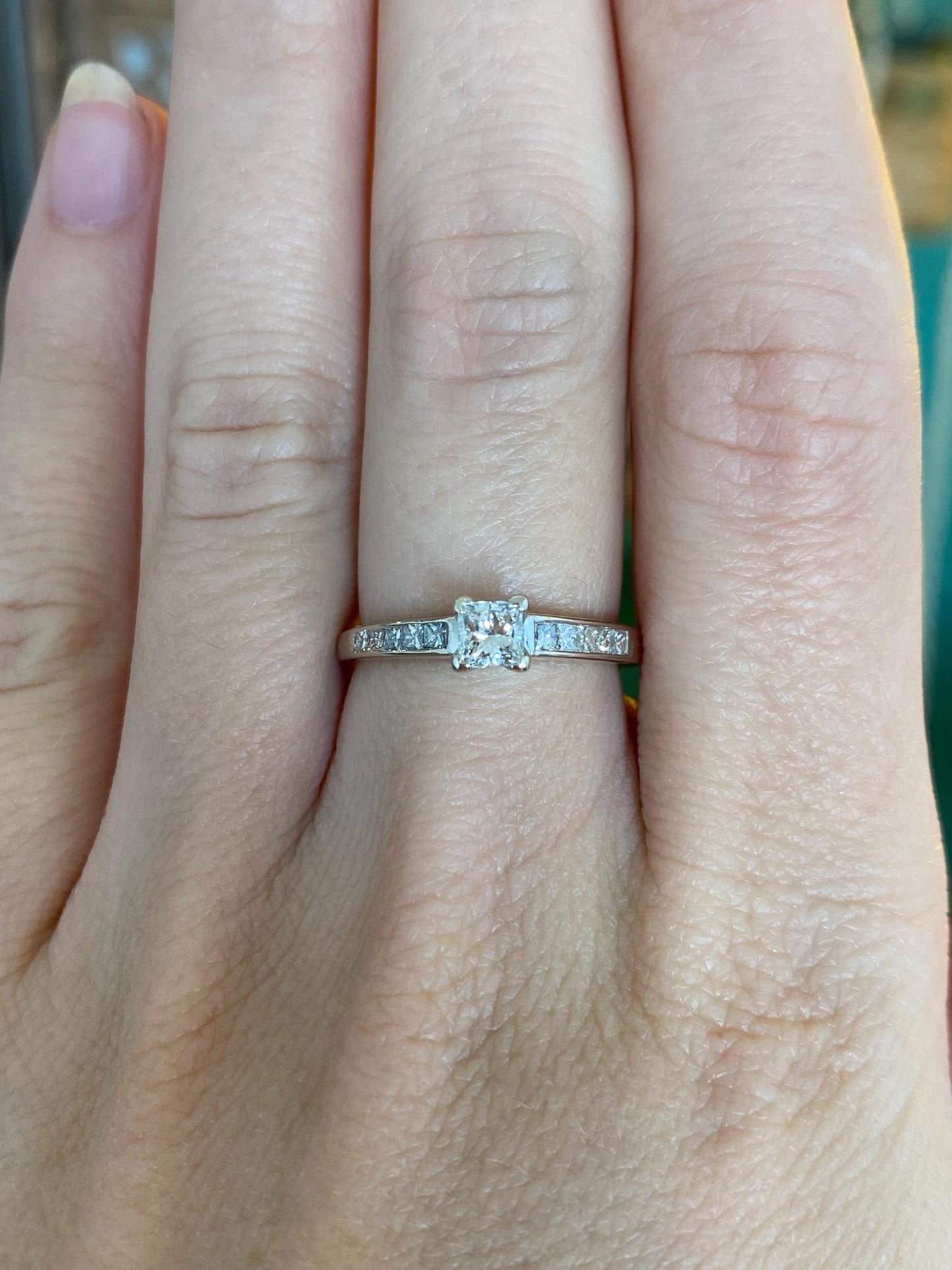 Vintage Solid 18k White Gold Diamonds Ring - Size 6.5