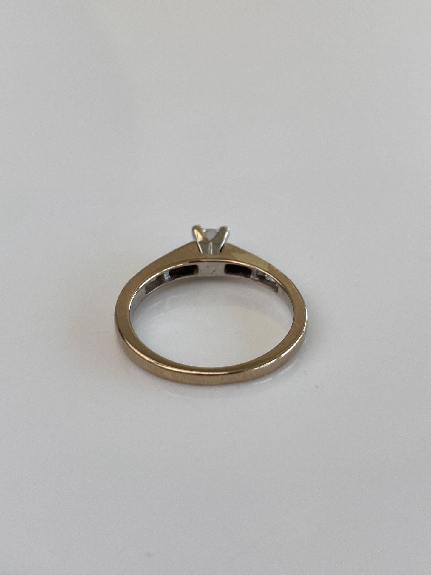 Vintage Solid 18k White Gold Diamonds Ring - Size 6.5