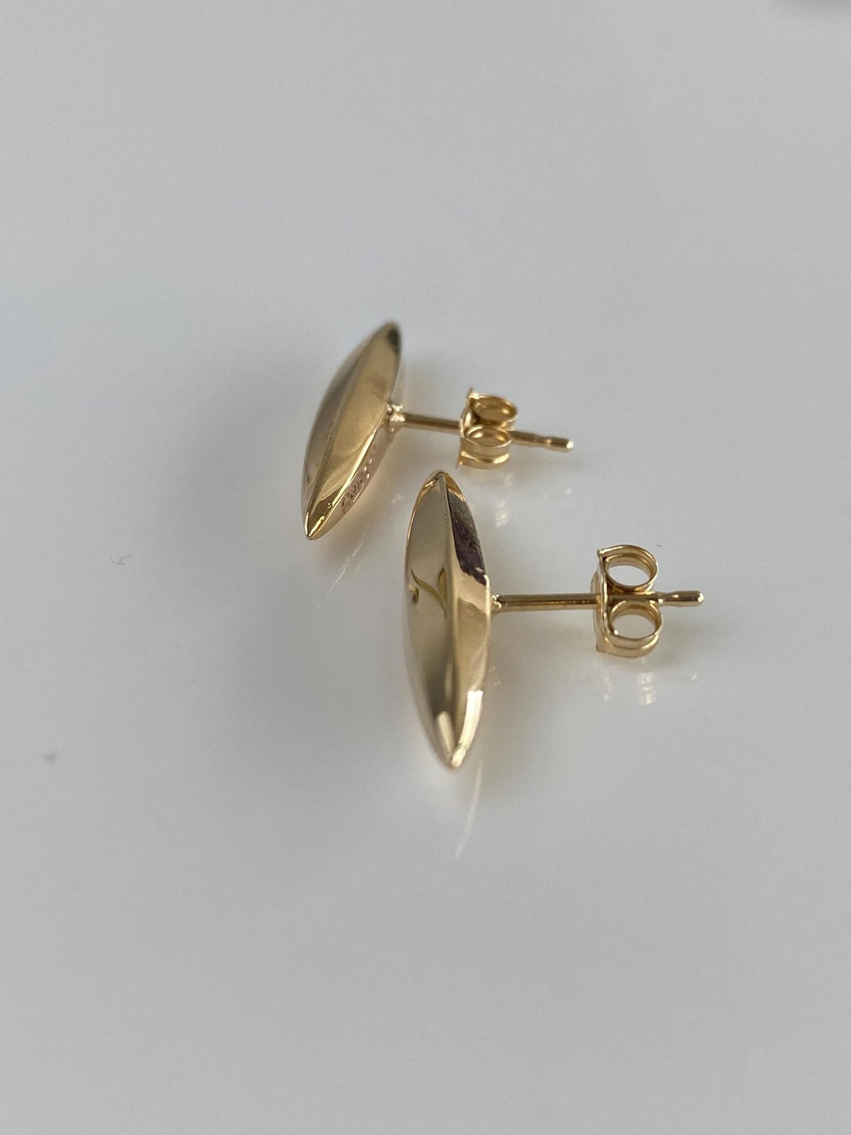 Vintage 9k Yellow Gold Domed Stud Earrings