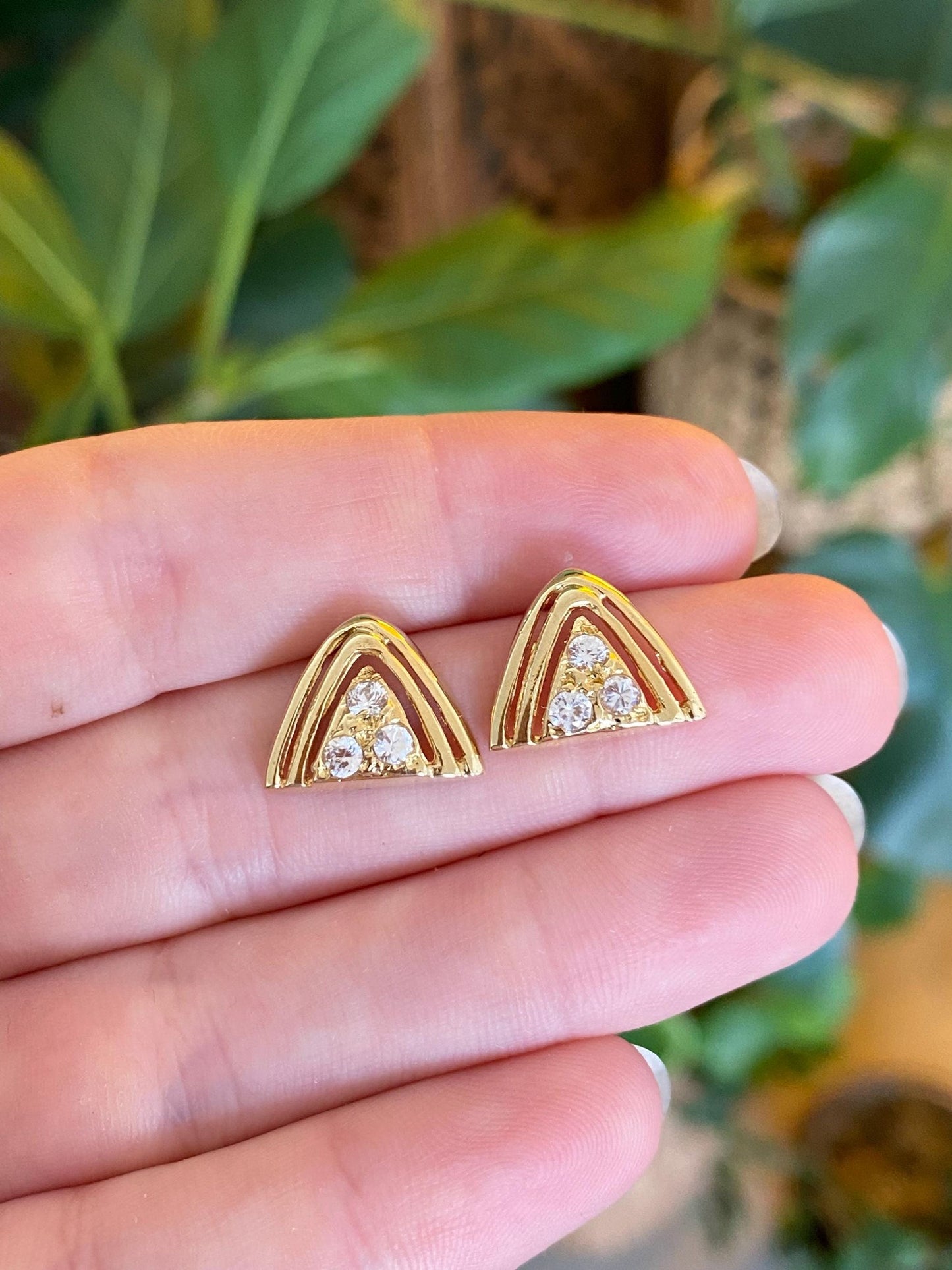 Vintage Solid 18k Yellow Gold Clear Cubic Zirconia Triangle Stud Earrings