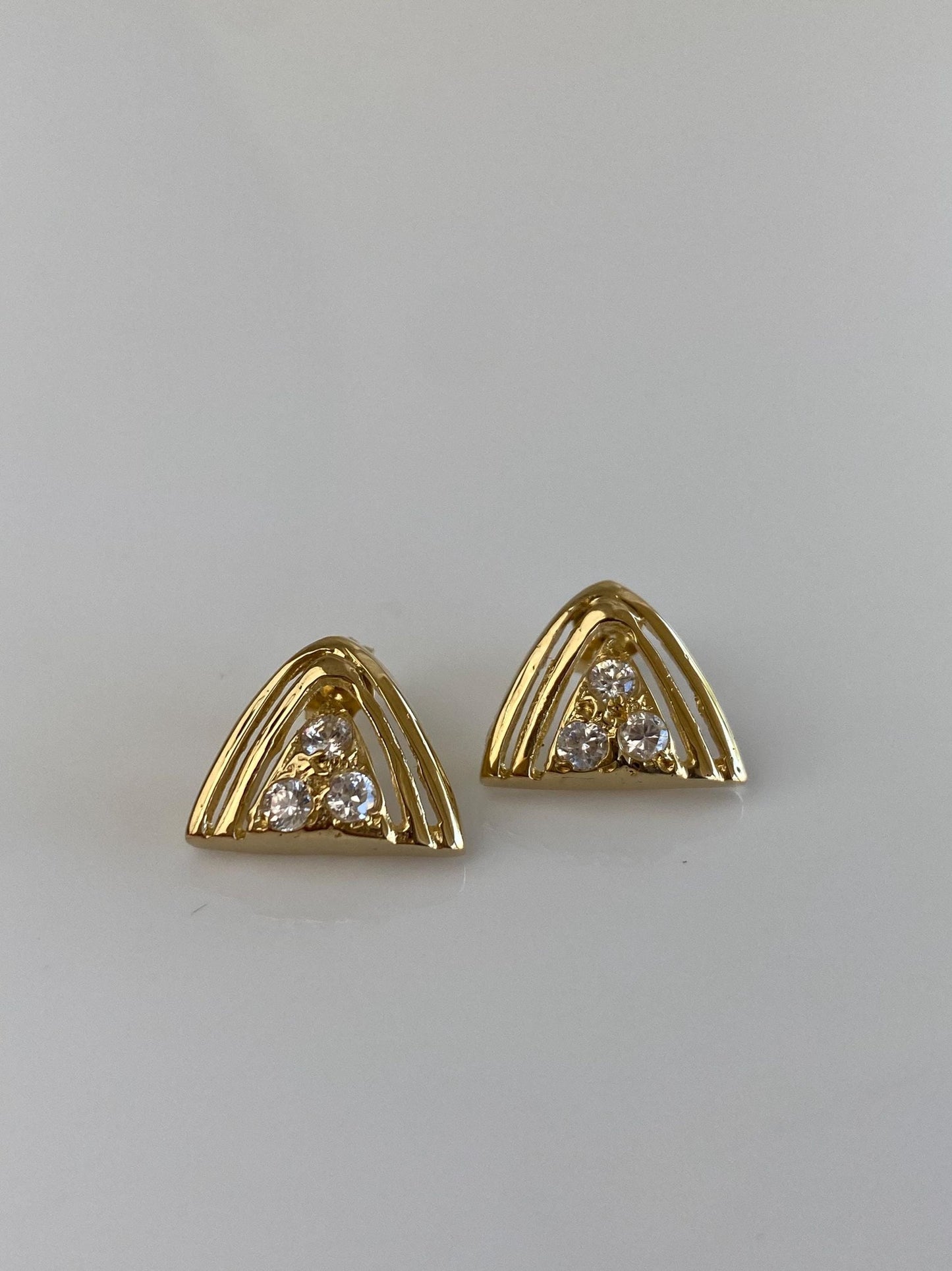 Vintage Solid 18k Yellow Gold Clear Cubic Zirconia Triangle Stud Earrings