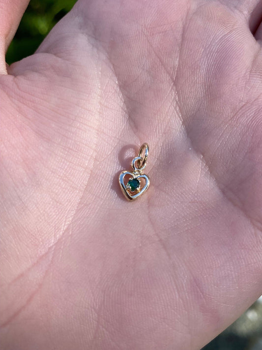 Vintage Solid 10k Yellow Gold Emerald Heart Charm