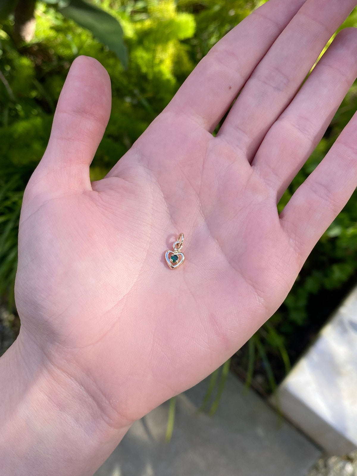 Vintage Solid 10k Yellow Gold Emerald Heart Charm