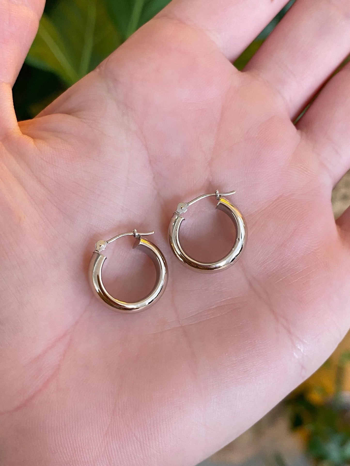 Vintage 14k White Gold Hoop Earrings
