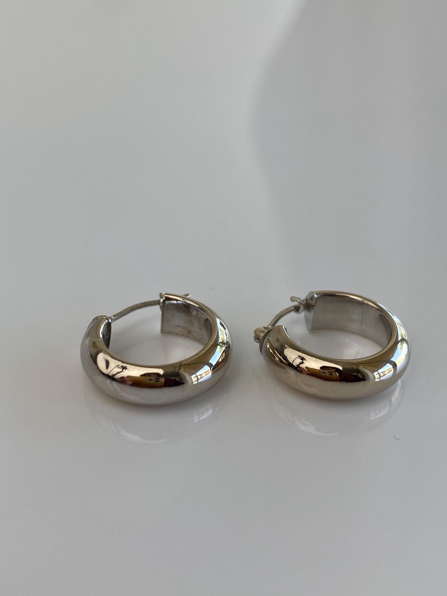 Vintage 14k White Gold Hoop Earrings