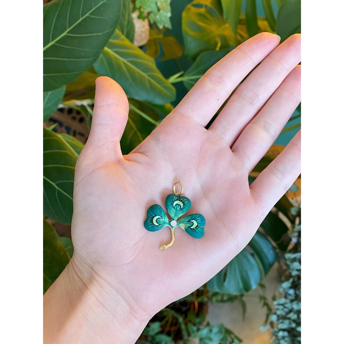 Vintage Solid 18k Yellow Gold Diamond Green Enamel Shamrock Charm