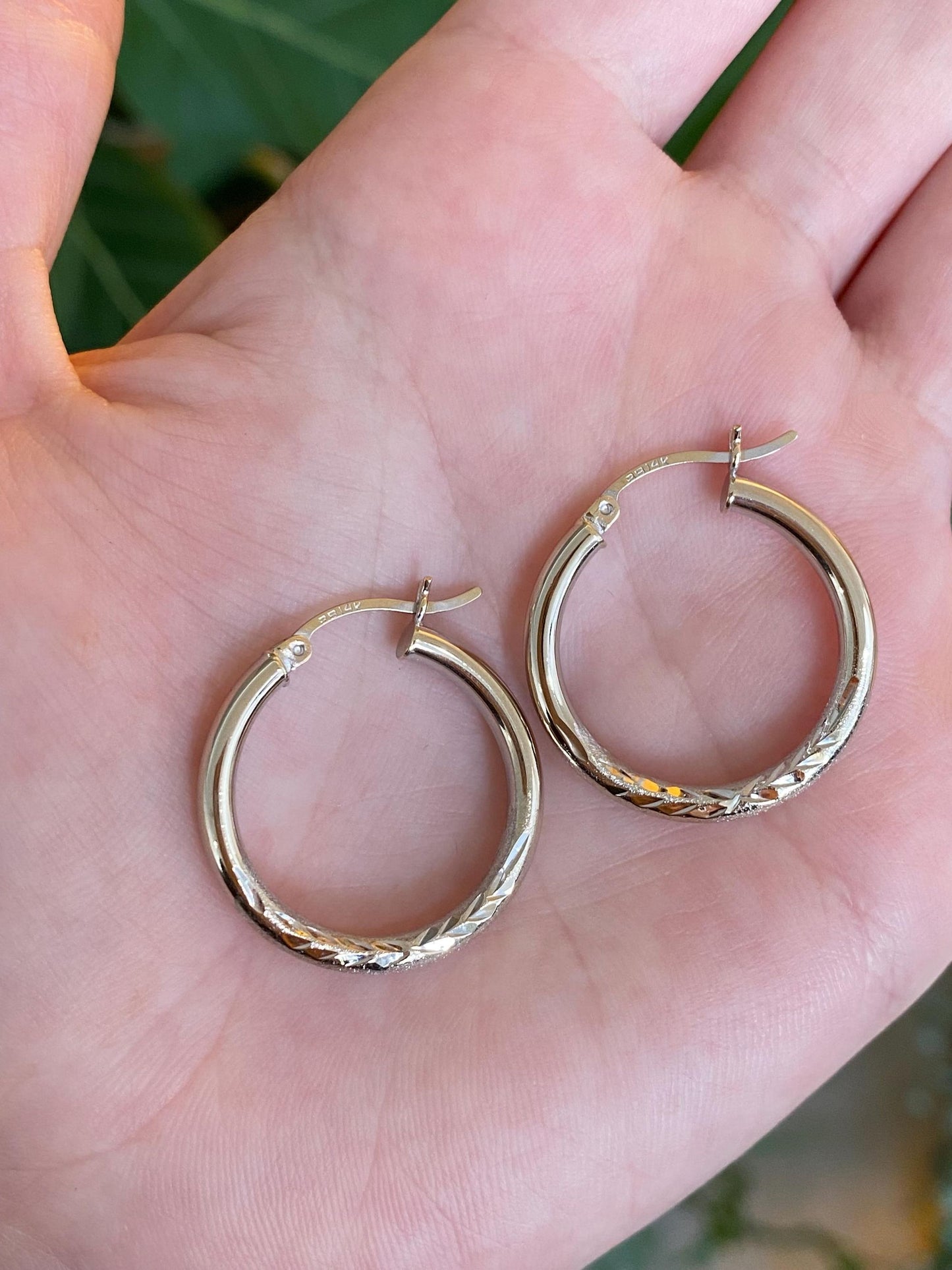 Vintage 14k White Gold Diamond Cut Hoop Earrings
