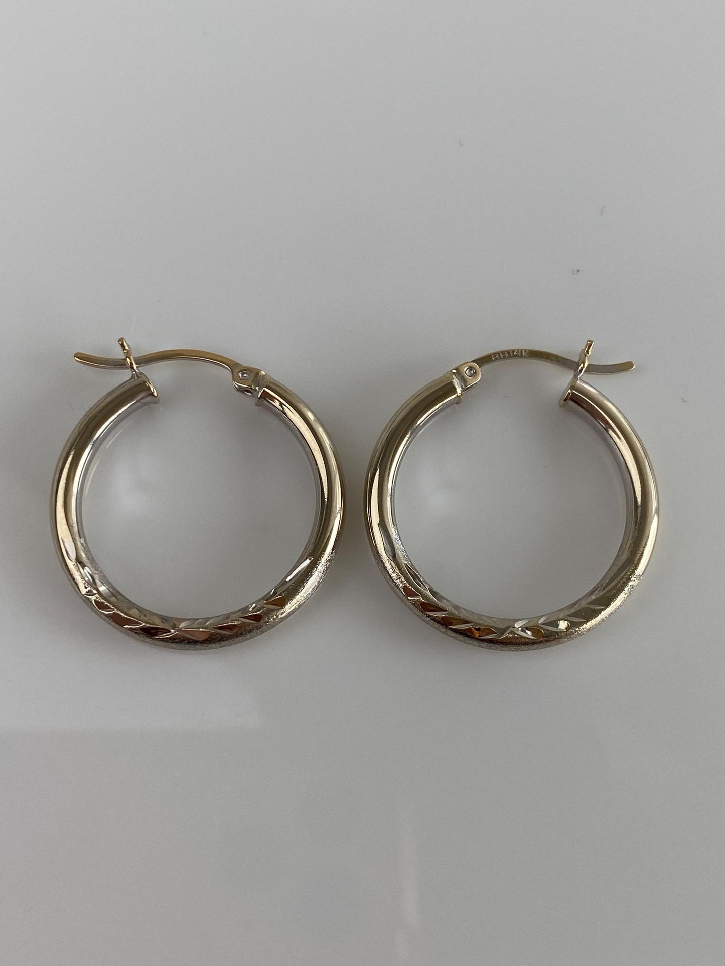 Vintage 14k White Gold Diamond Cut Hoop Earrings