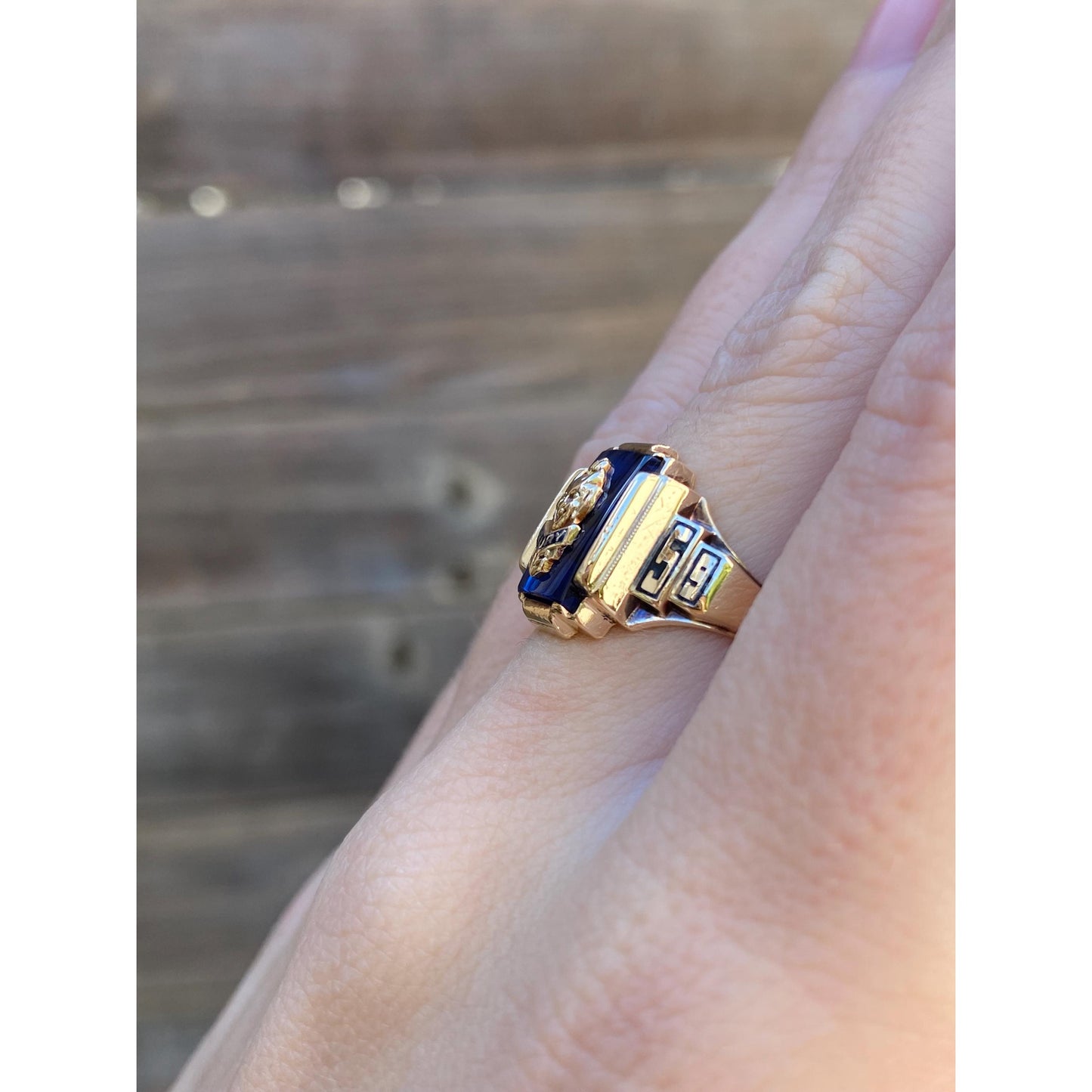 Vintage Solid 10k Yellow Gold Blue Spinel 1959 Class Ring - Size 6.5