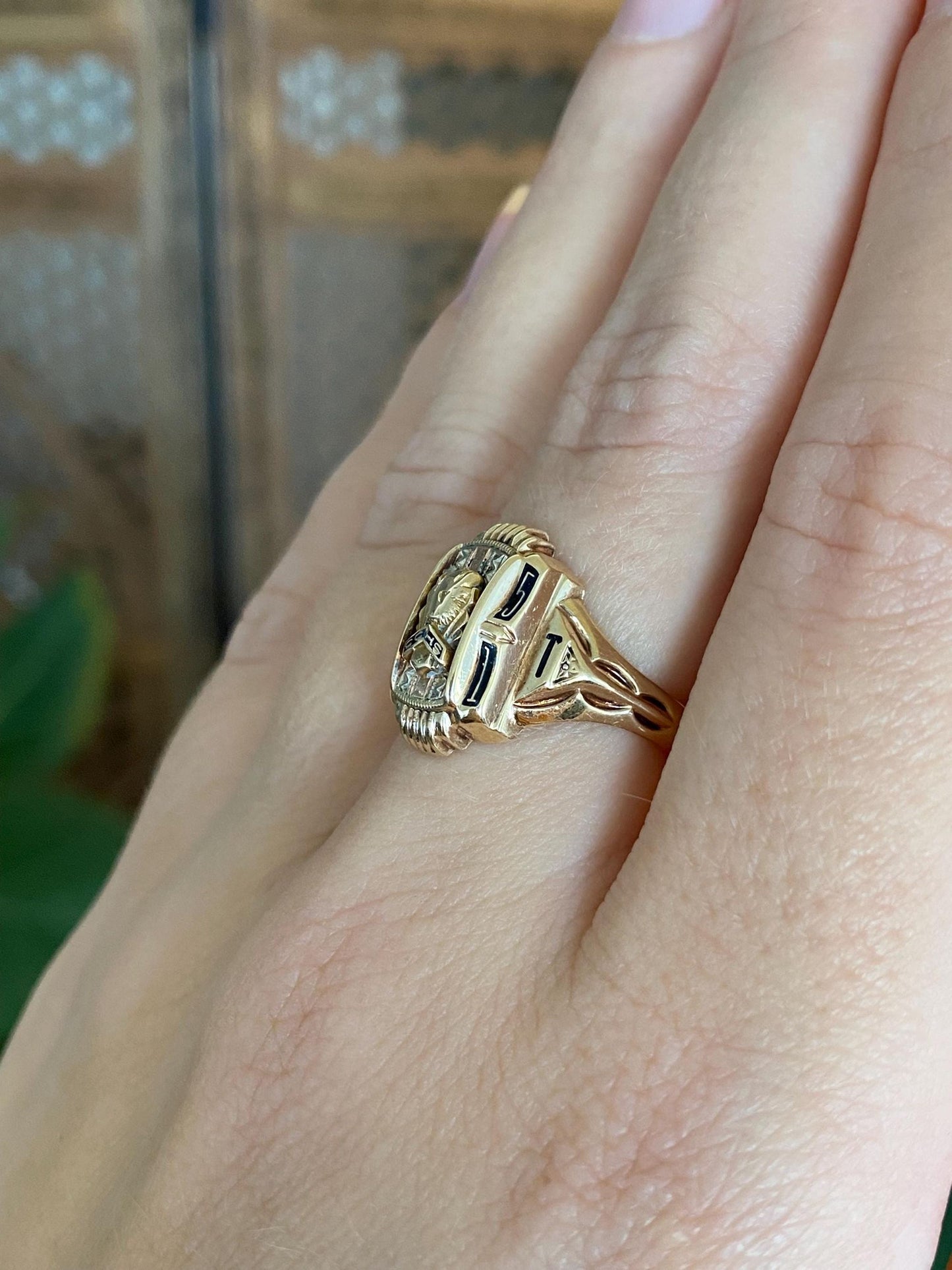 Vintage Solid 10k Yellow Gold Enamel 1951 Class Ring - Size 6.75