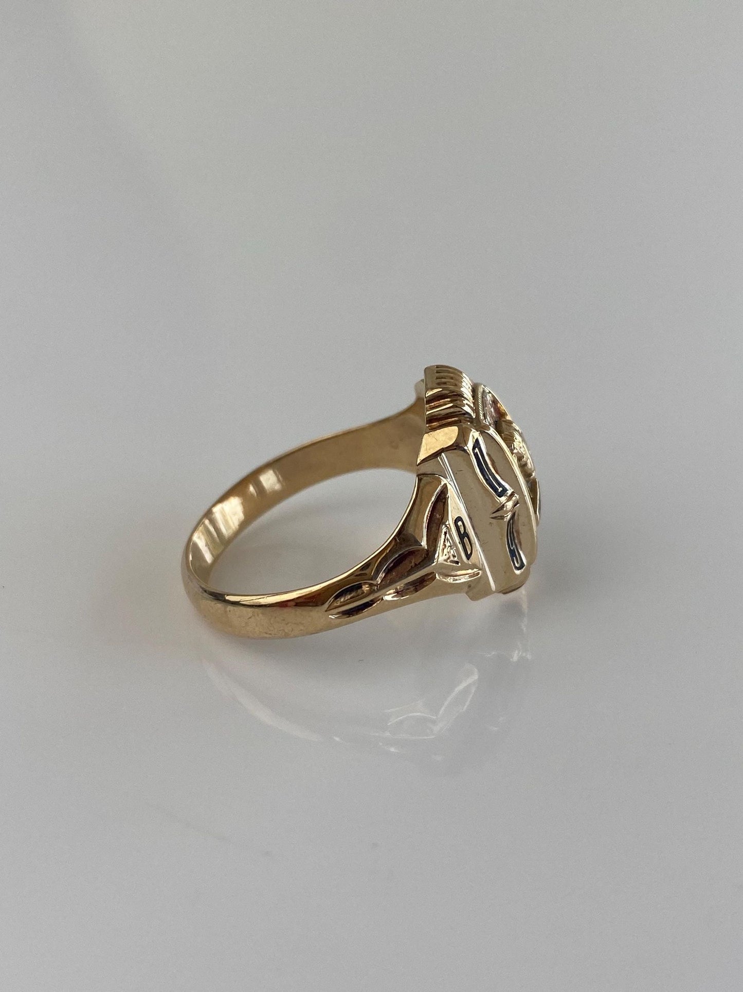 Vintage Solid 10k Yellow Gold Enamel 1951 Class Ring - Size 6.75