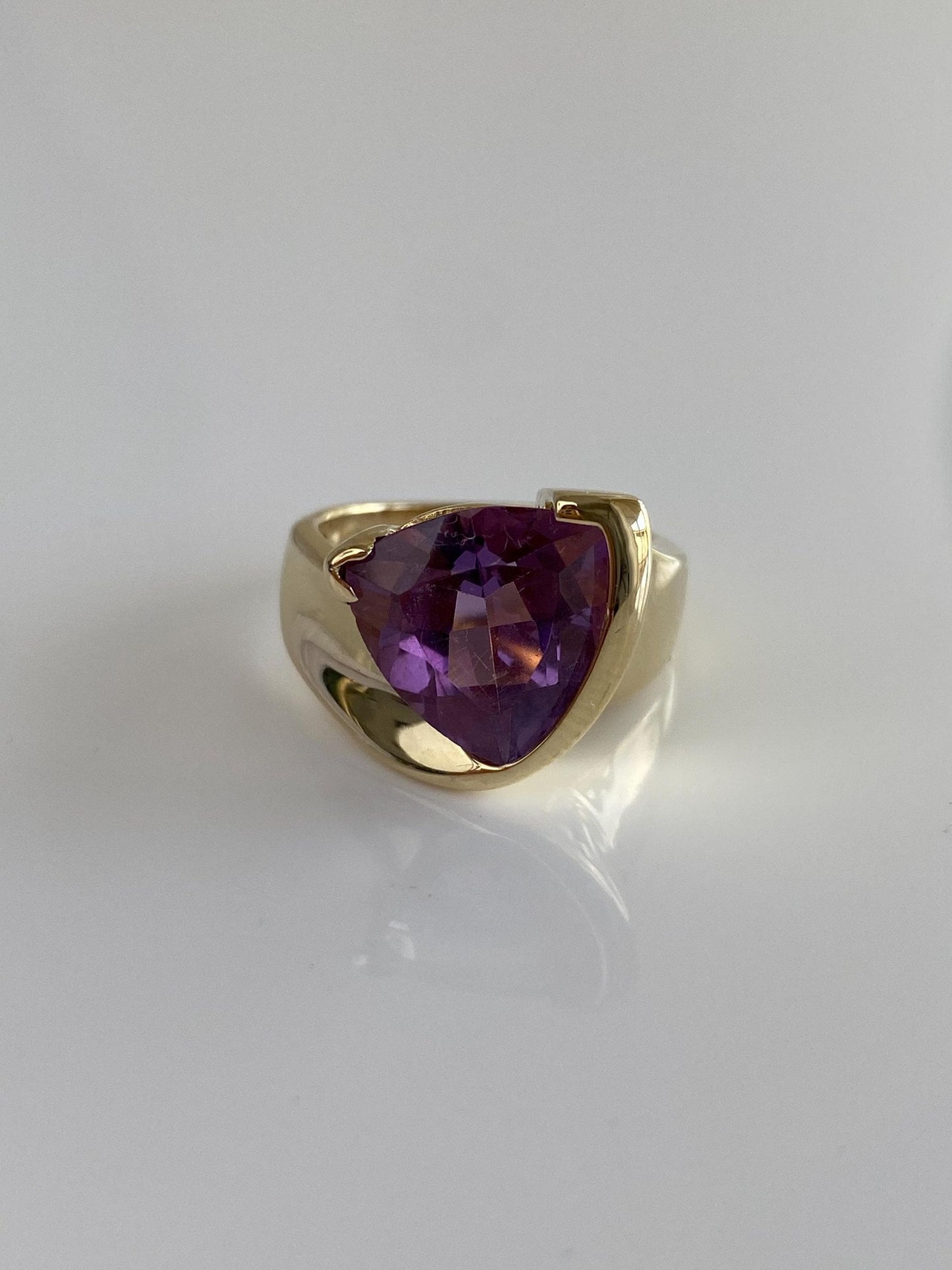 Vintage Solid 14k Yellow Gold Amethyst Ring - Size 7