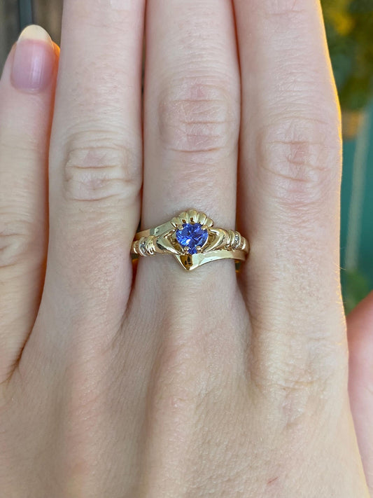 Vintage Solid 10k Yellow Gold Tanzanite Heart Claddaugh Ring - Size 7.5