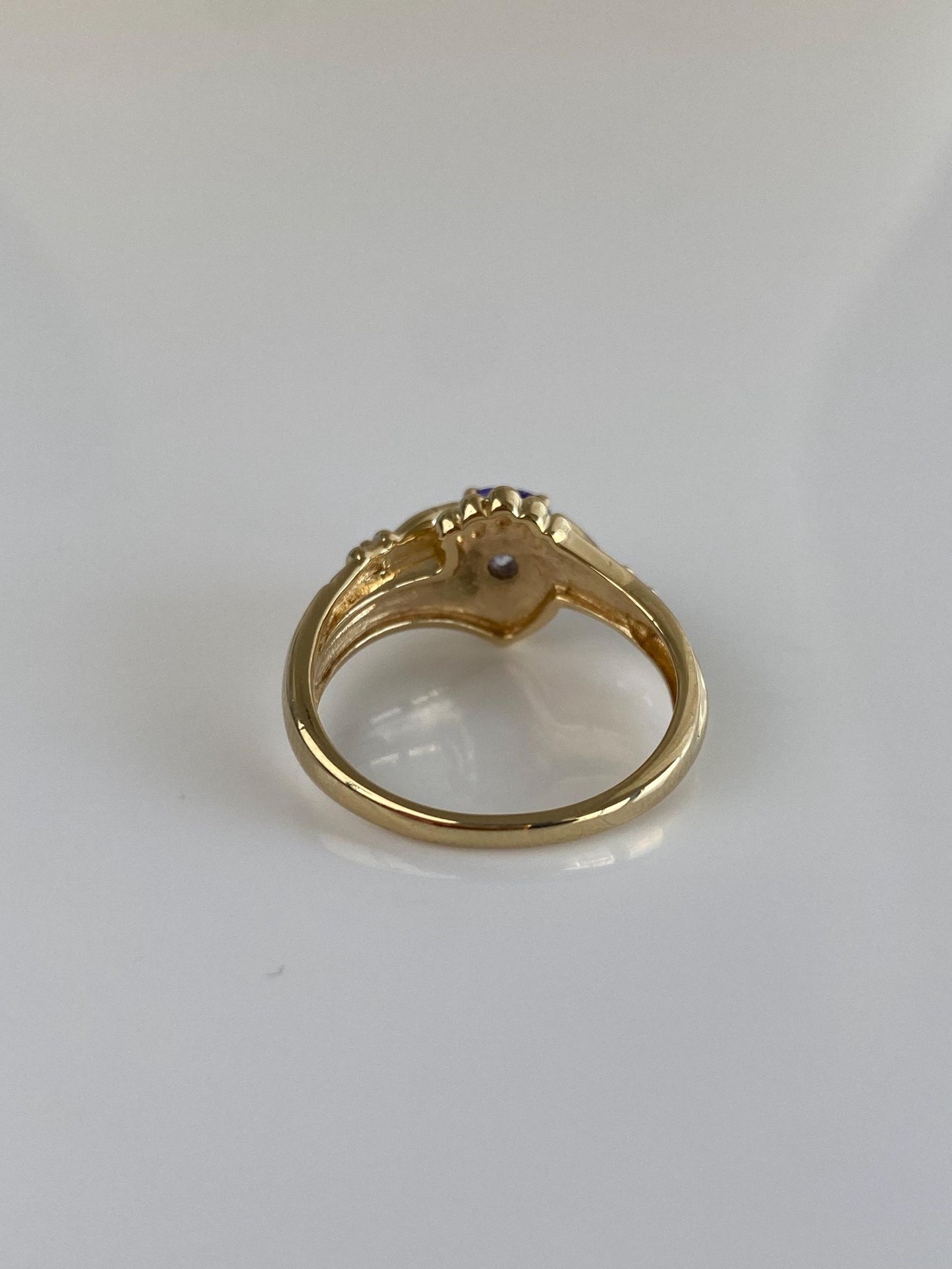 Vintage Solid 10k Yellow Gold Tanzanite Heart Claddaugh Ring - Size 7.5