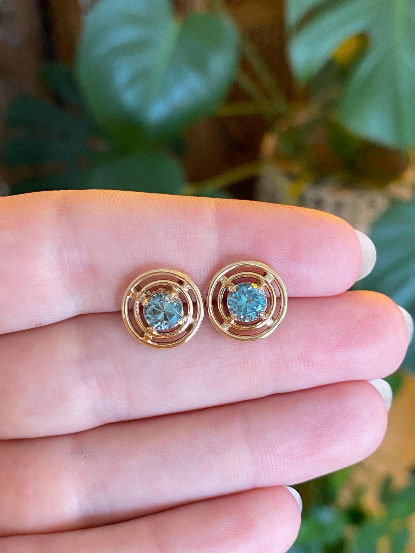 Vintage Solid 14k Yellow Gold Topaz Stud Earrings