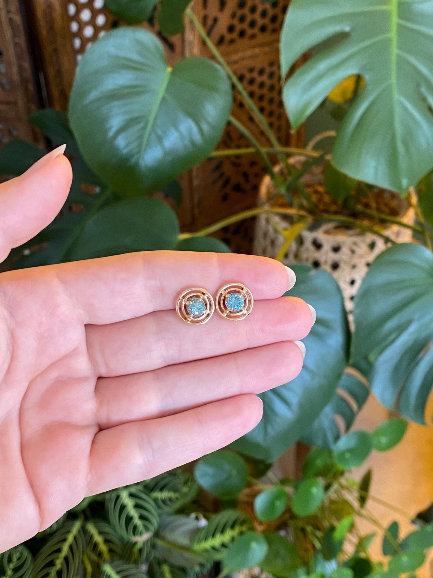 Vintage Solid 14k Yellow Gold Topaz Stud Earrings