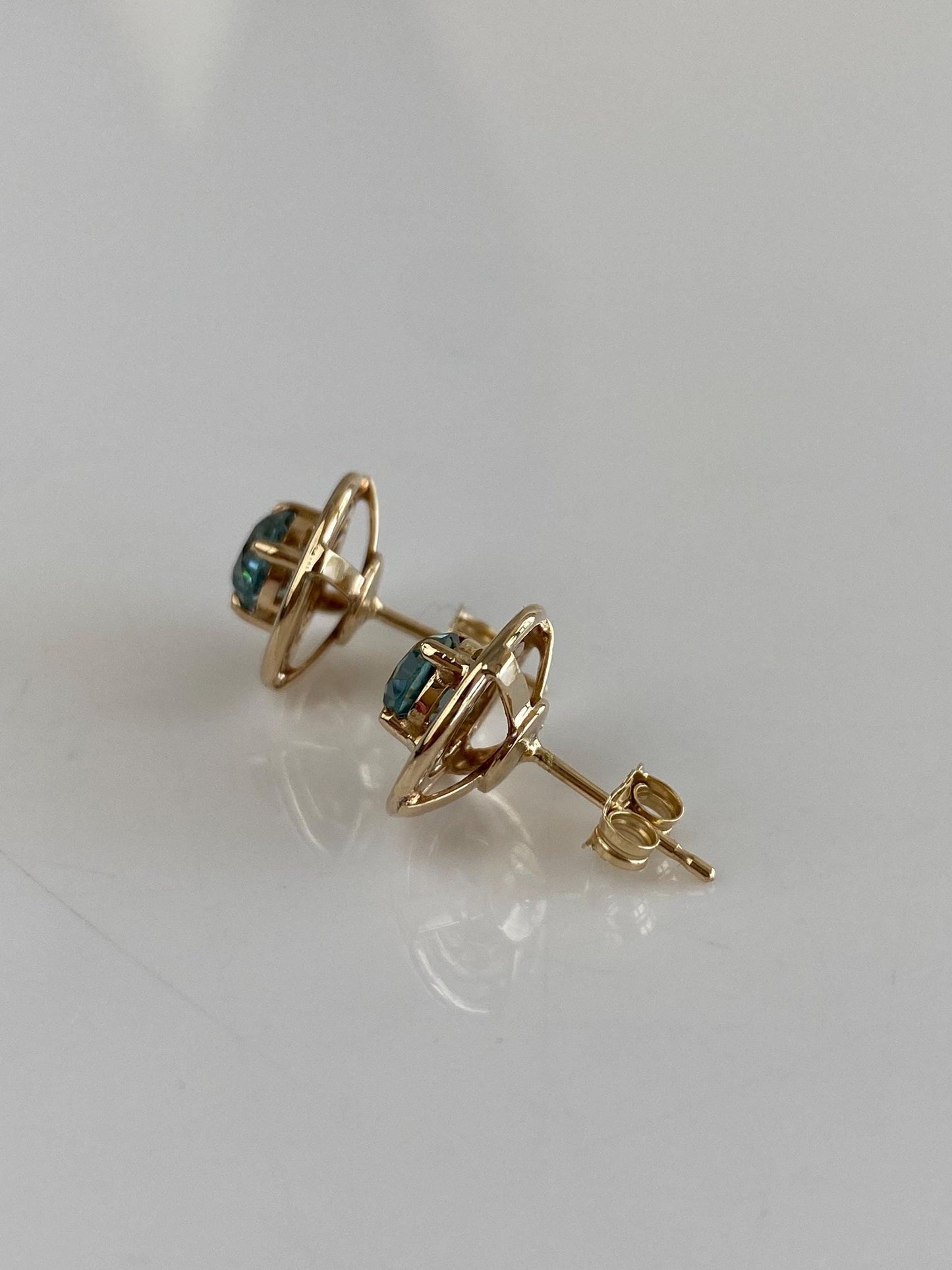 Vintage Solid 14k Yellow Gold Topaz Stud Earrings