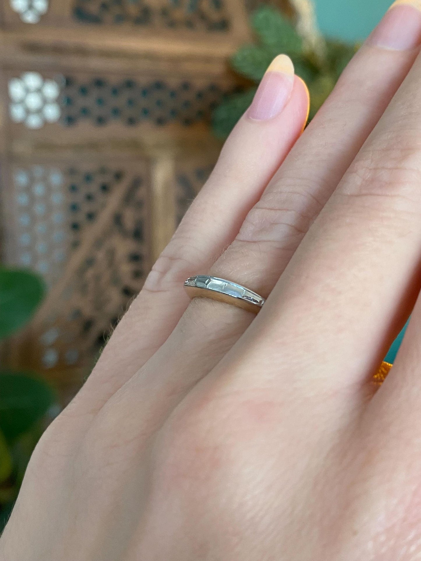 Vintage Solid 14k White & Yellow Gold Design Ring Band - Size 4.5