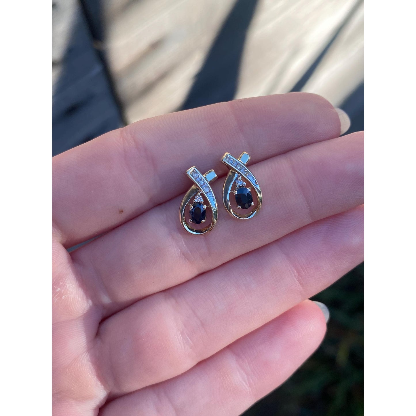 Vintage Solid 14k Yellow Gold Blue Spinel Diamond Stud Earrings