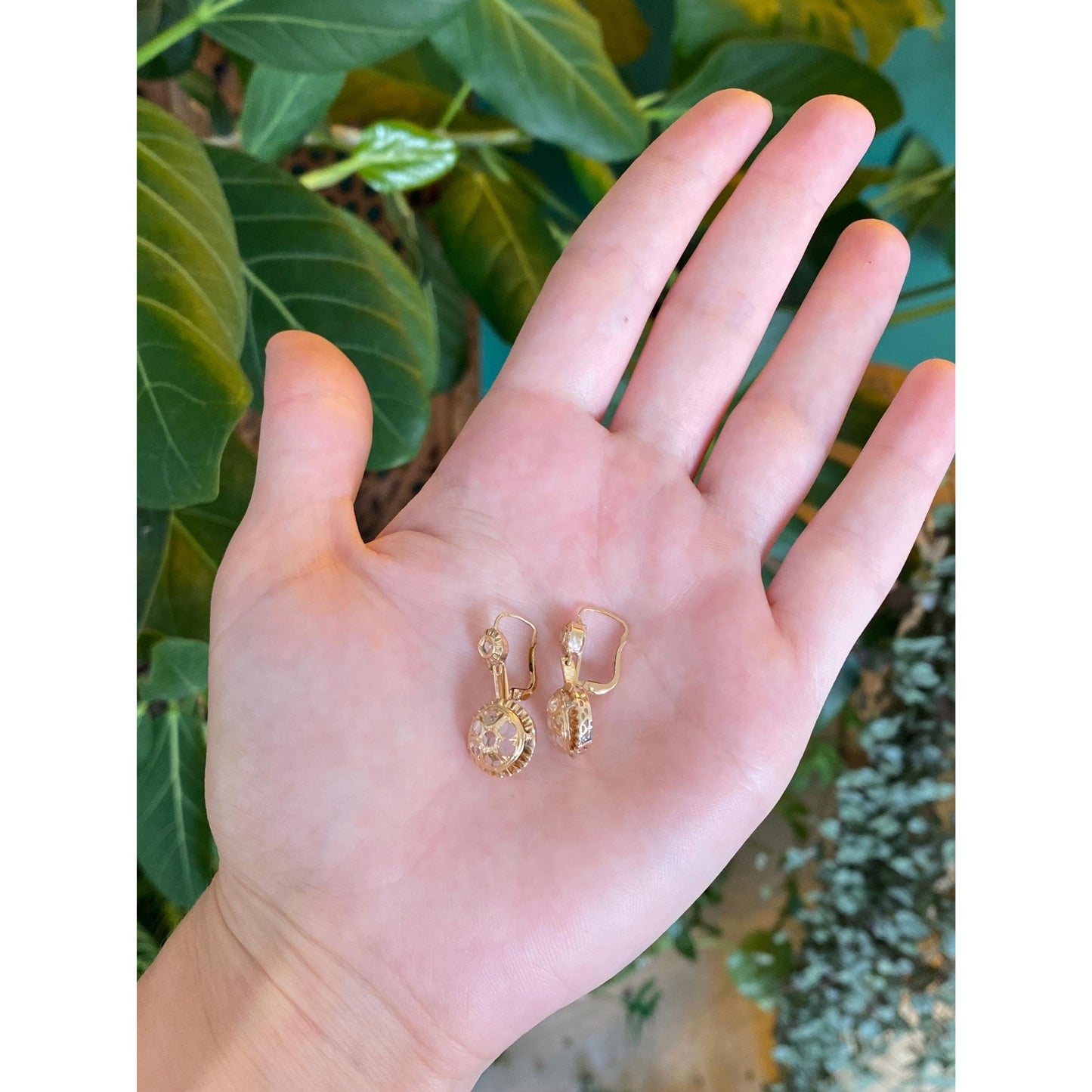 Vintage 14k Yellow Gold Clear Spinel Dangle Earrings