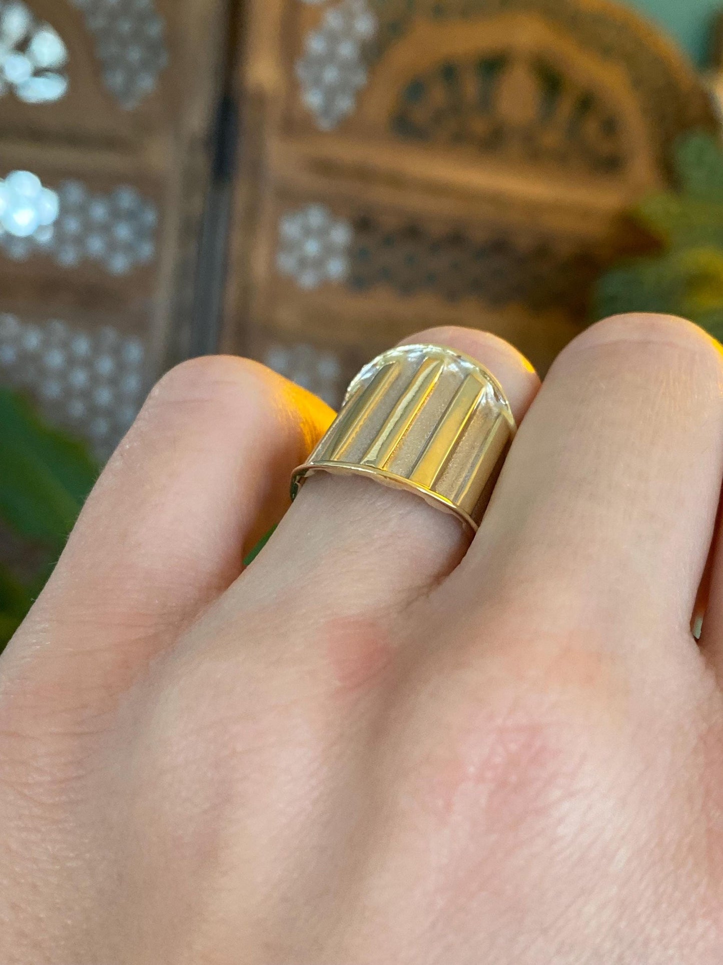 Vintage Solid 14k White & Yellow Gold Lined Design Saddle Ring - Size 6