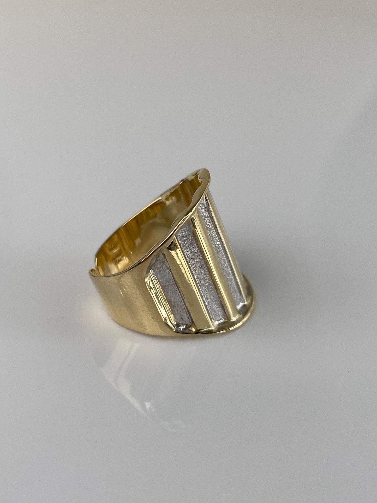 Vintage Solid 14k White & Yellow Gold Lined Design Saddle Ring - Size 6