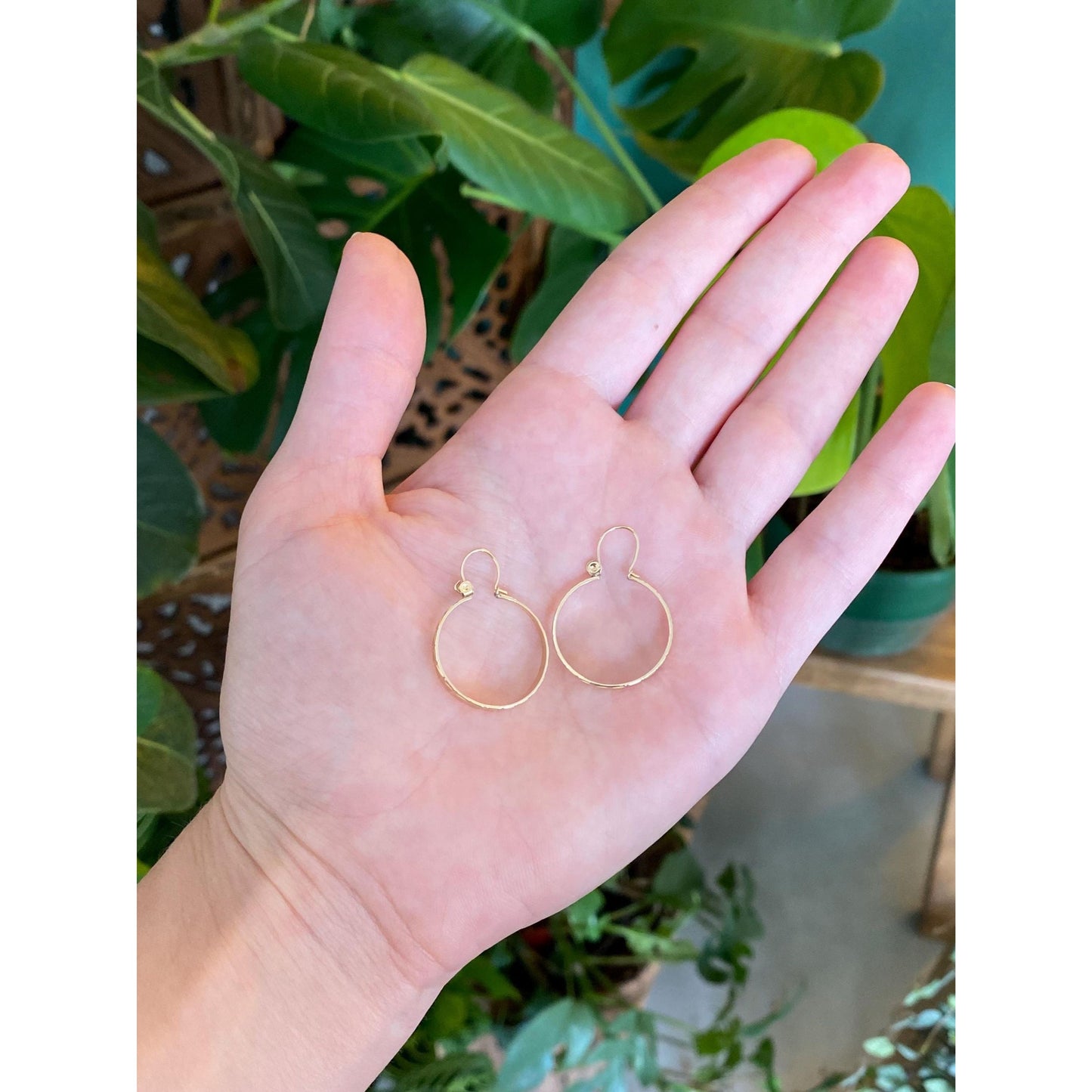 Vintage Solid 14k Yellow Gold Diamond Cut Hoop Earrings