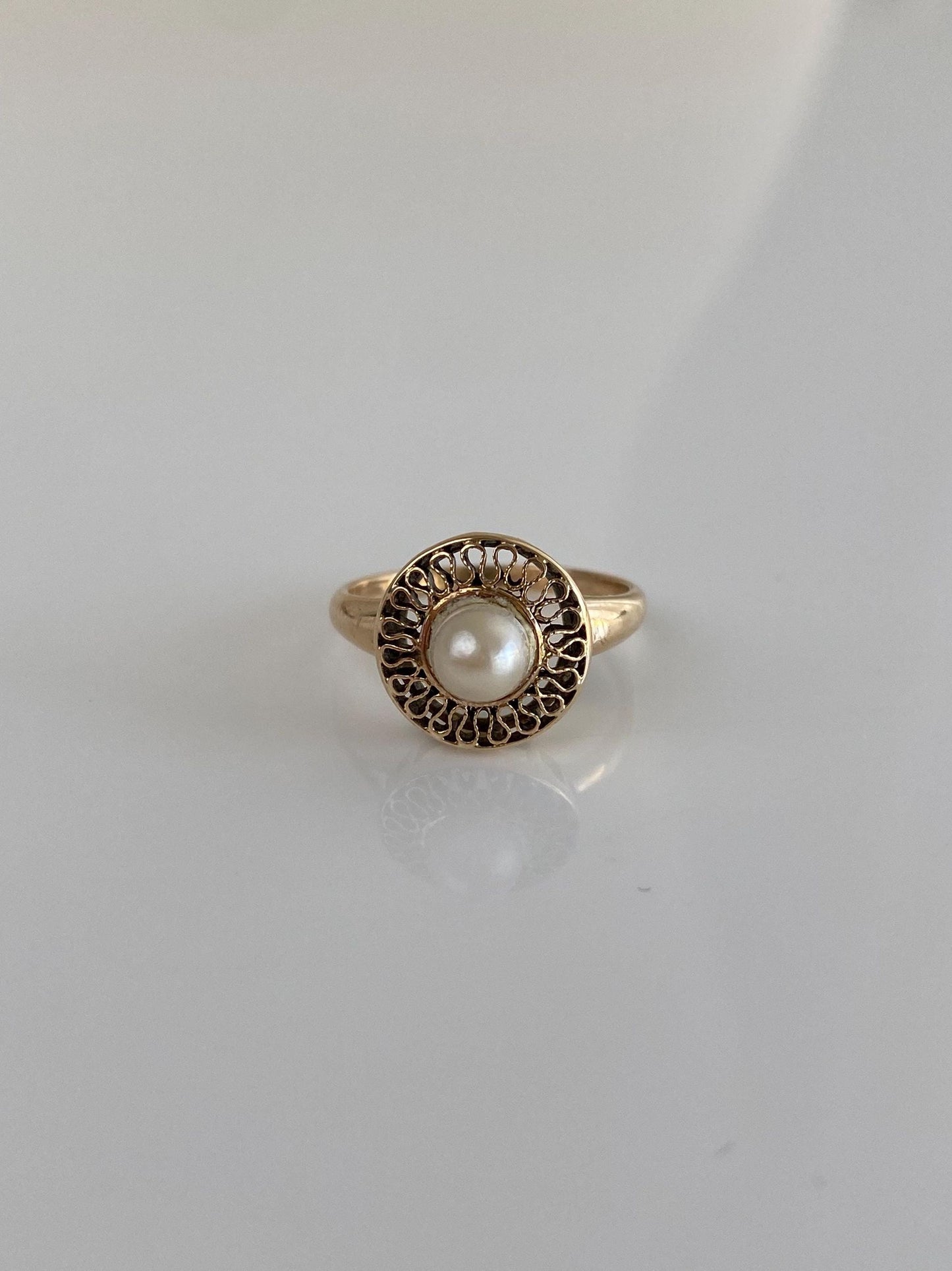 Vintage Solid 10k Yellow Gold Pearl Ring - Size 3.25