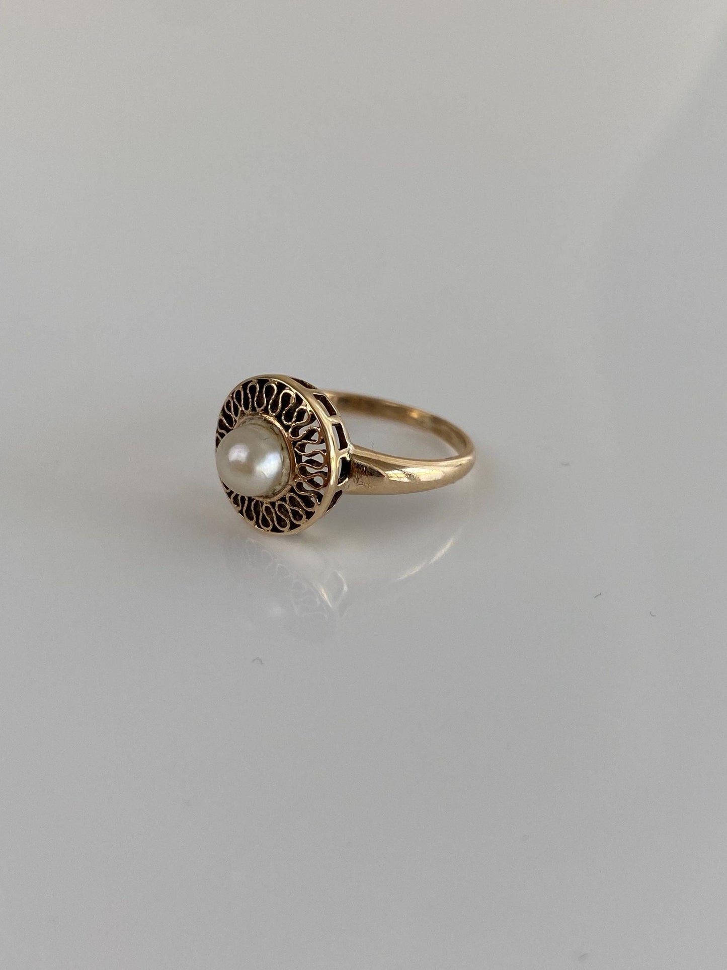Vintage Solid 10k Yellow Gold Pearl Ring - Size 3.25
