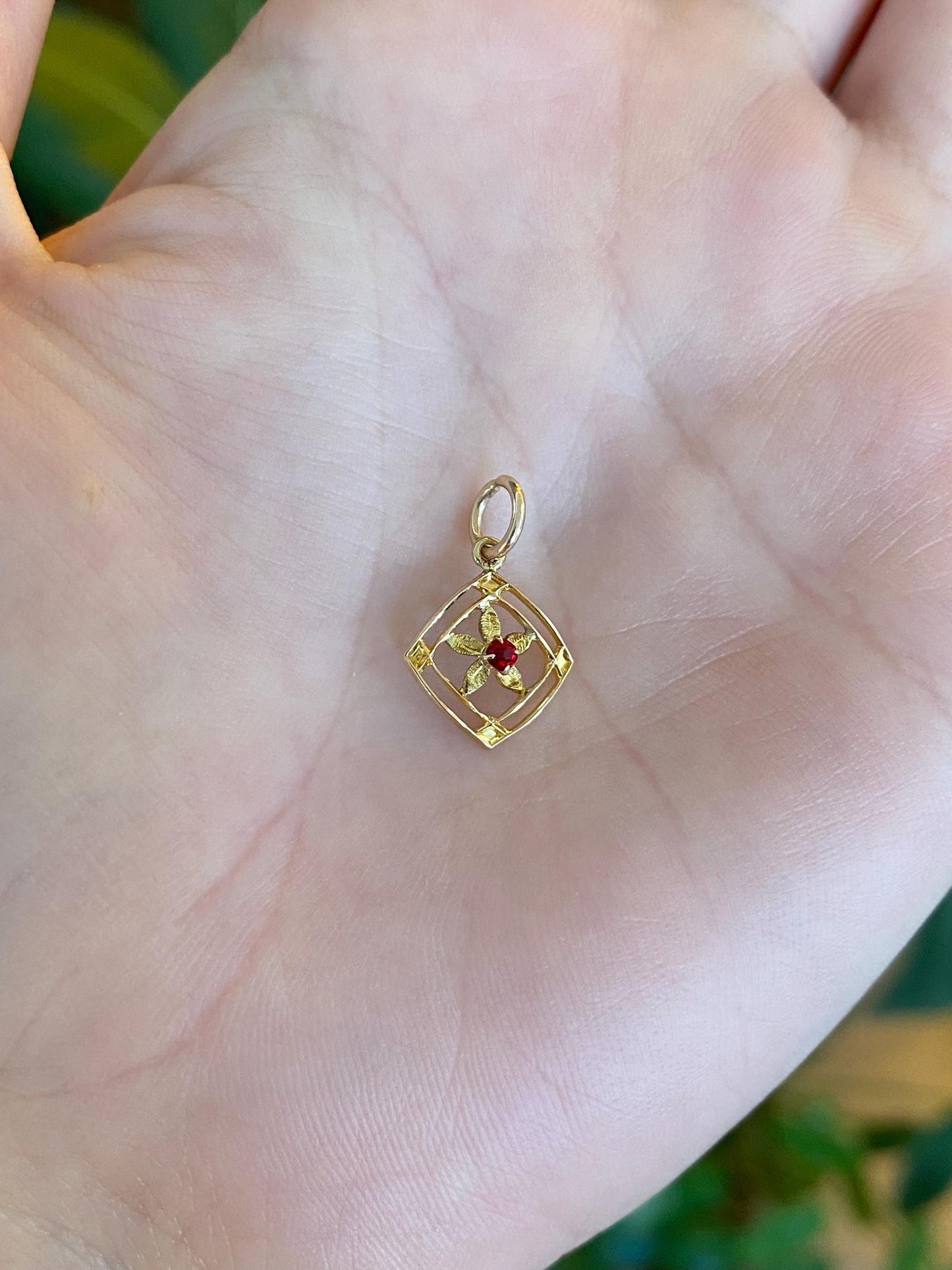 Vintage Solid 9k Yellow Gold Red Cubic Zirconia Flower Stick Pin Charm